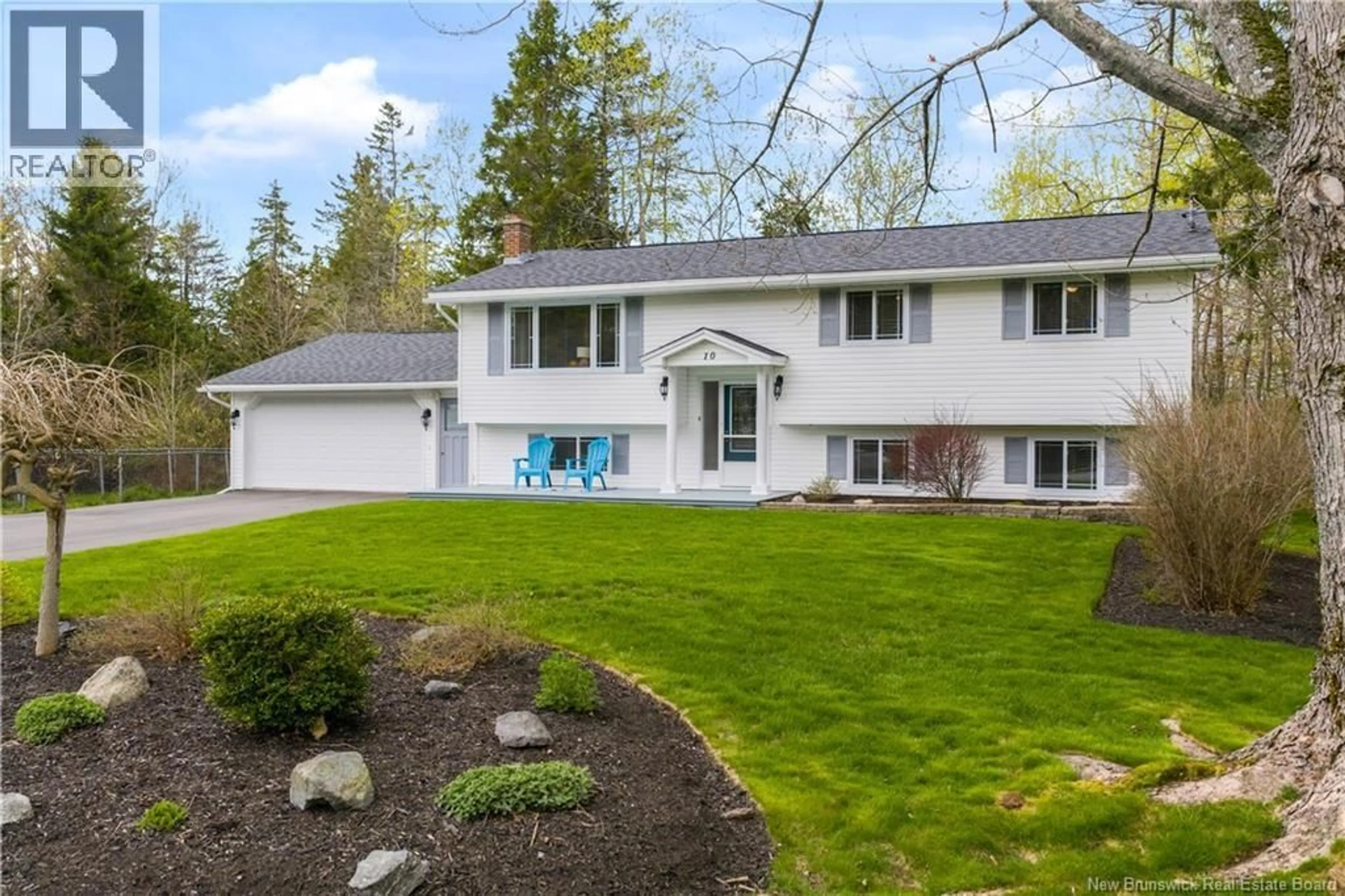 Home with vinyl exterior material, street for 10 SUMMER COURT, Quispamsis New Brunswick E2E4S5