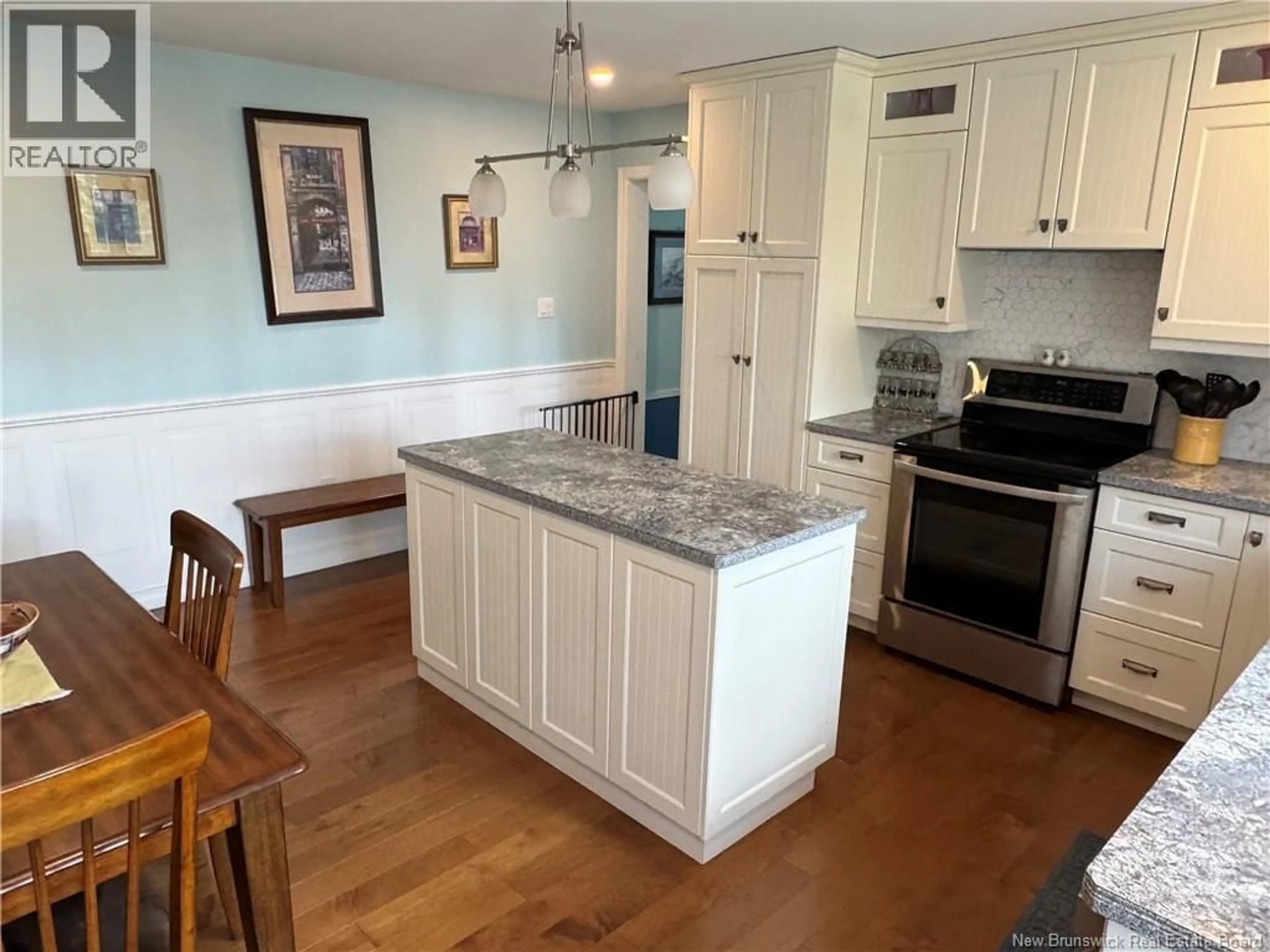 Open concept kitchen, wood/laminate floor for 24 MOUNTAIN VIEW CRESCENT, Oakland New Brunswick E2L2V8