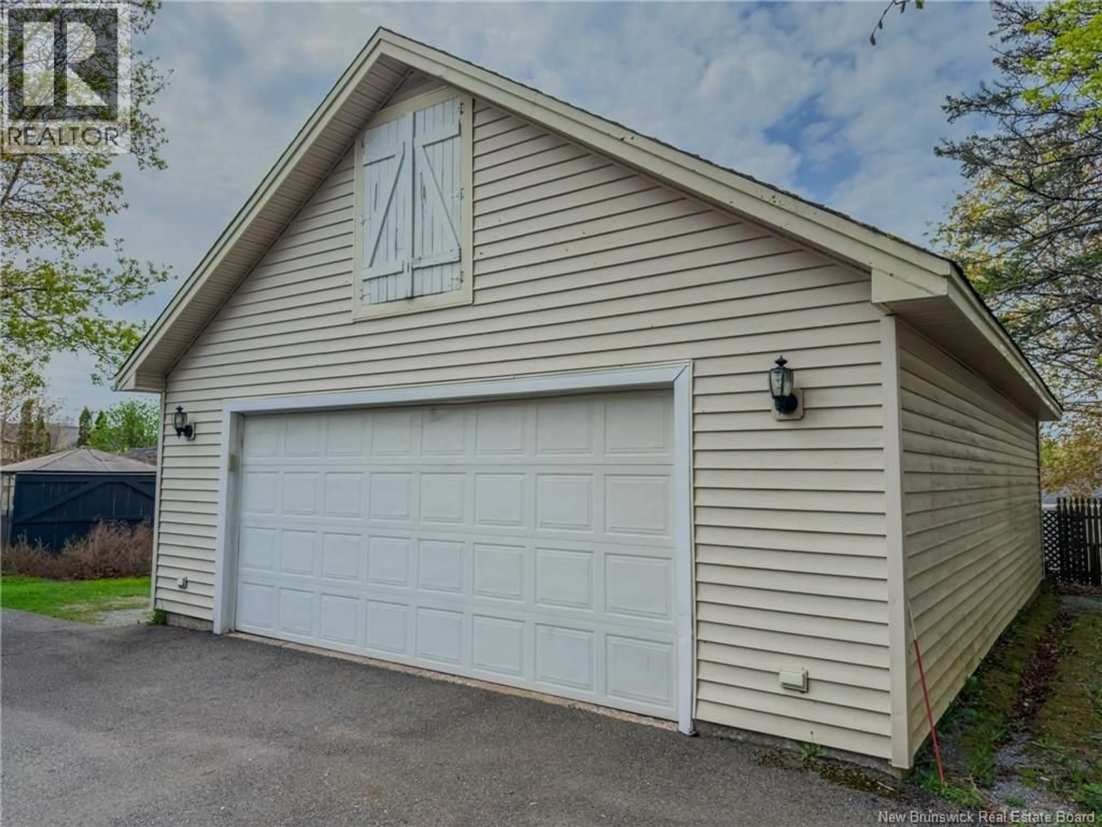 Indoor garage for 1024 MANAWAGONISH ROAD, Saint John New Brunswick E2M3X3