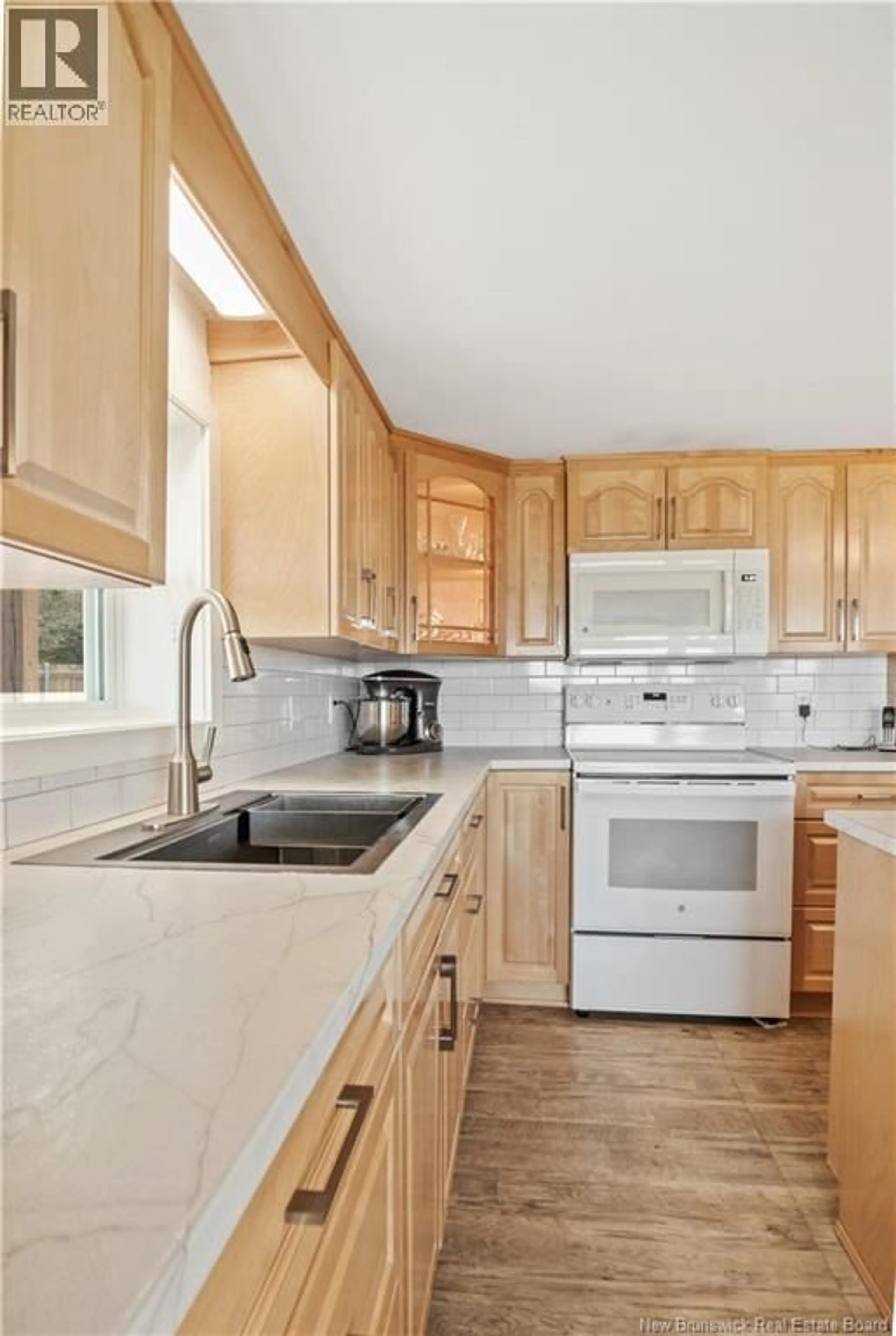 Standard kitchen, ceramic/tile floor for 3871 ROUTE 535, Cocagne New Brunswick E4R3G1