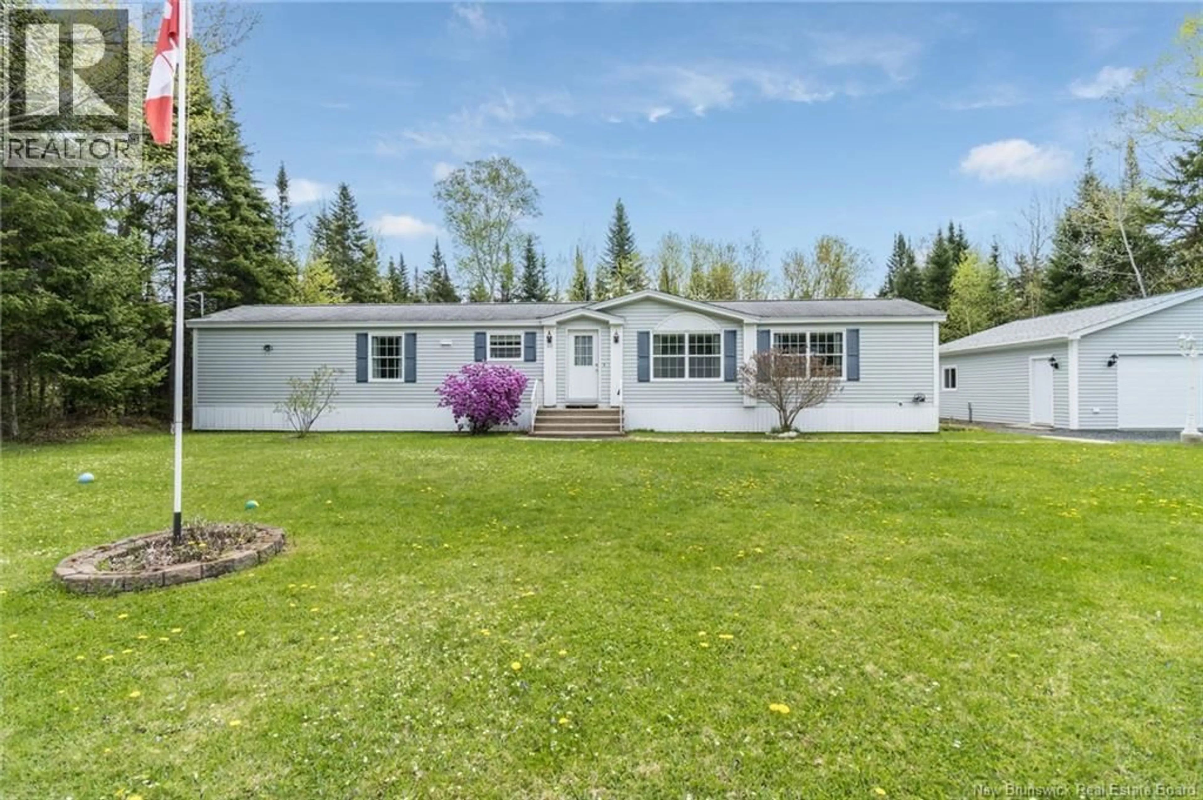 Home with vinyl exterior material, unknown for 32 PRESTIGE DRIVE, Lincoln New Brunswick E3B7G9