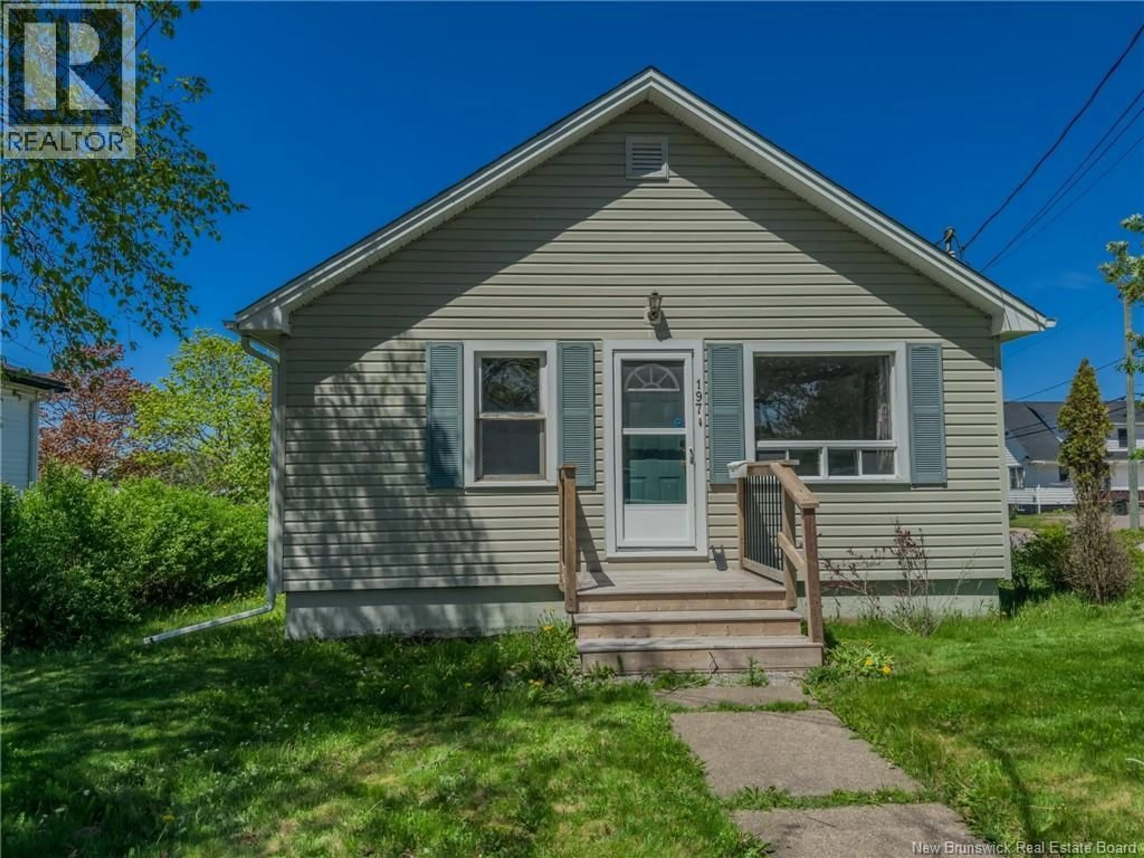 Home with vinyl exterior material, street for 197 MONTREAL AVENUE, Saint John New Brunswick E2M3K1