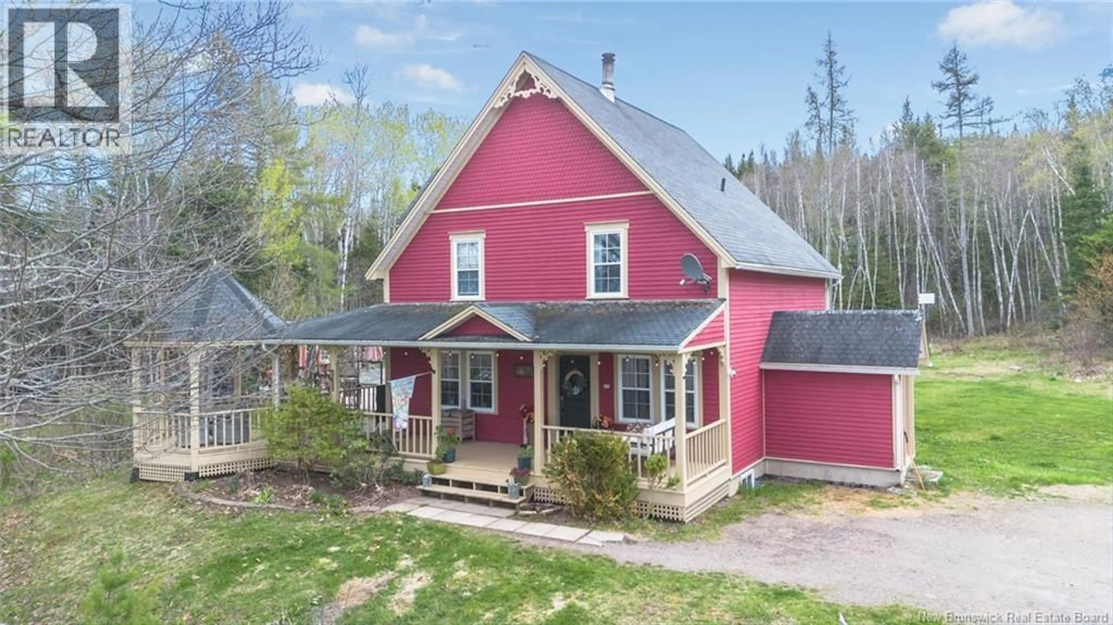 A pic from outside/outdoor area/front of a property/back of a property/a pic from drone, street for 4306 ROUTE 102, Pleasant Villa New Brunswick E5M1Z3