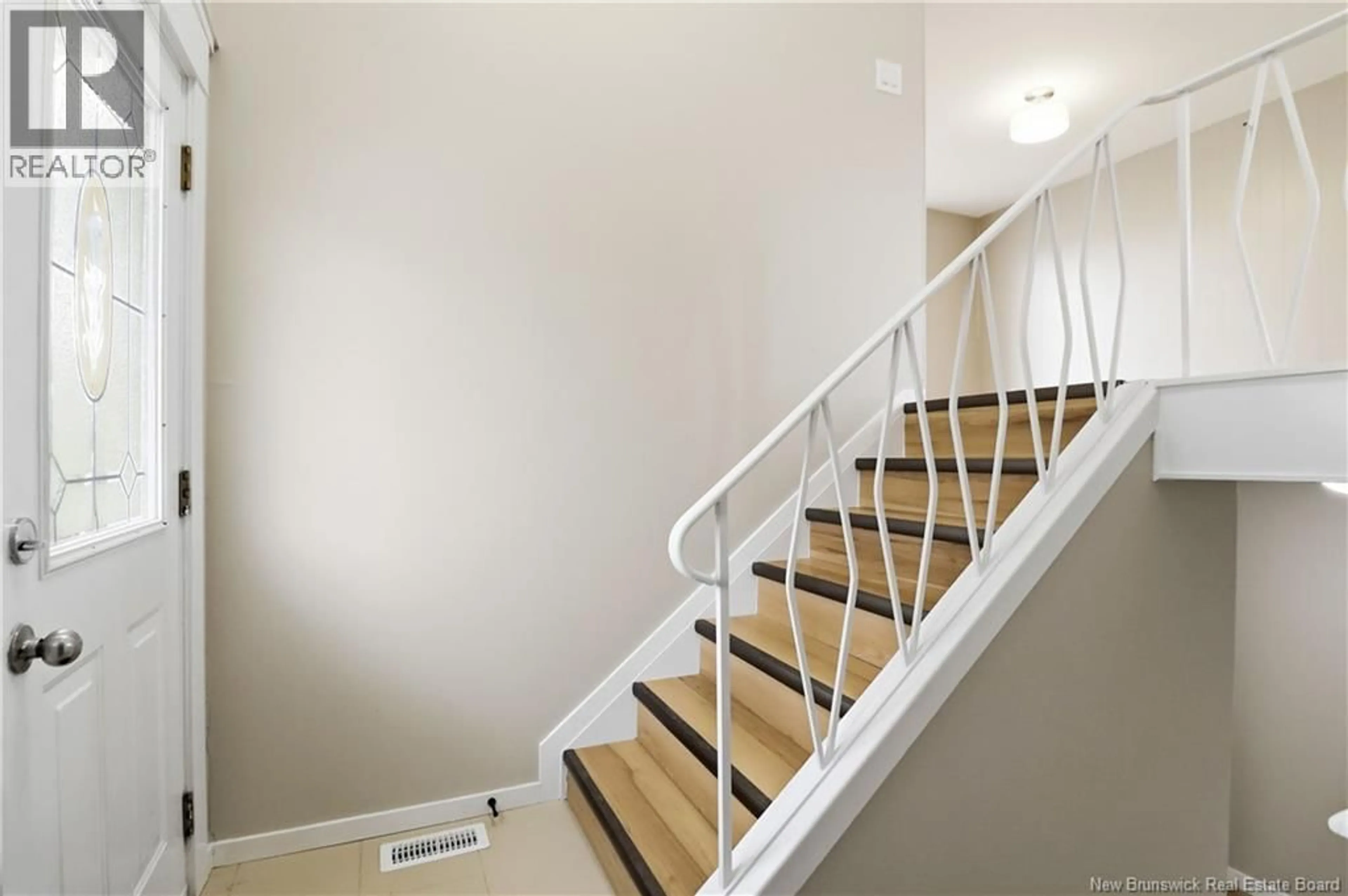 Stairs for 66 BRAEBURN CRESCENT, Moncton New Brunswick E1E2L6