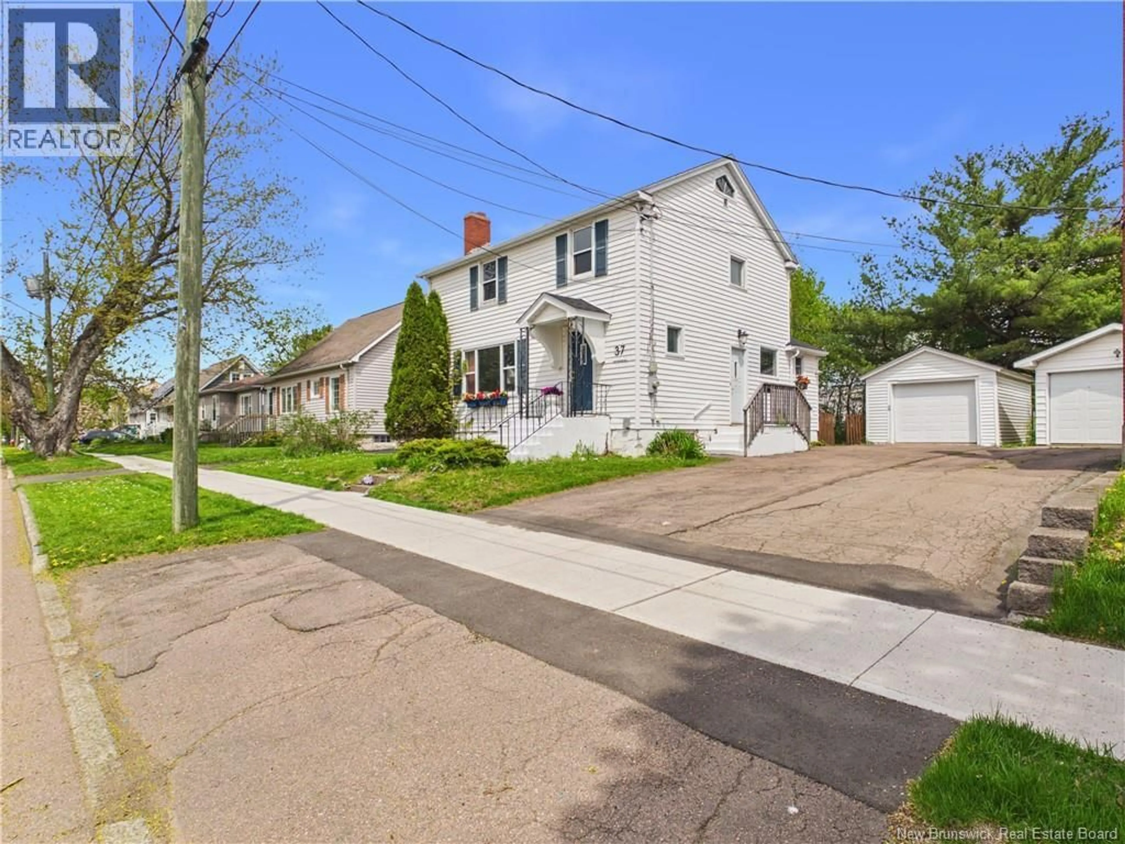 A pic from outside/outdoor area/front of a property/back of a property/a pic from drone, street for 37 WELLINGTON AVENUE, Moncton New Brunswick E1E1W1