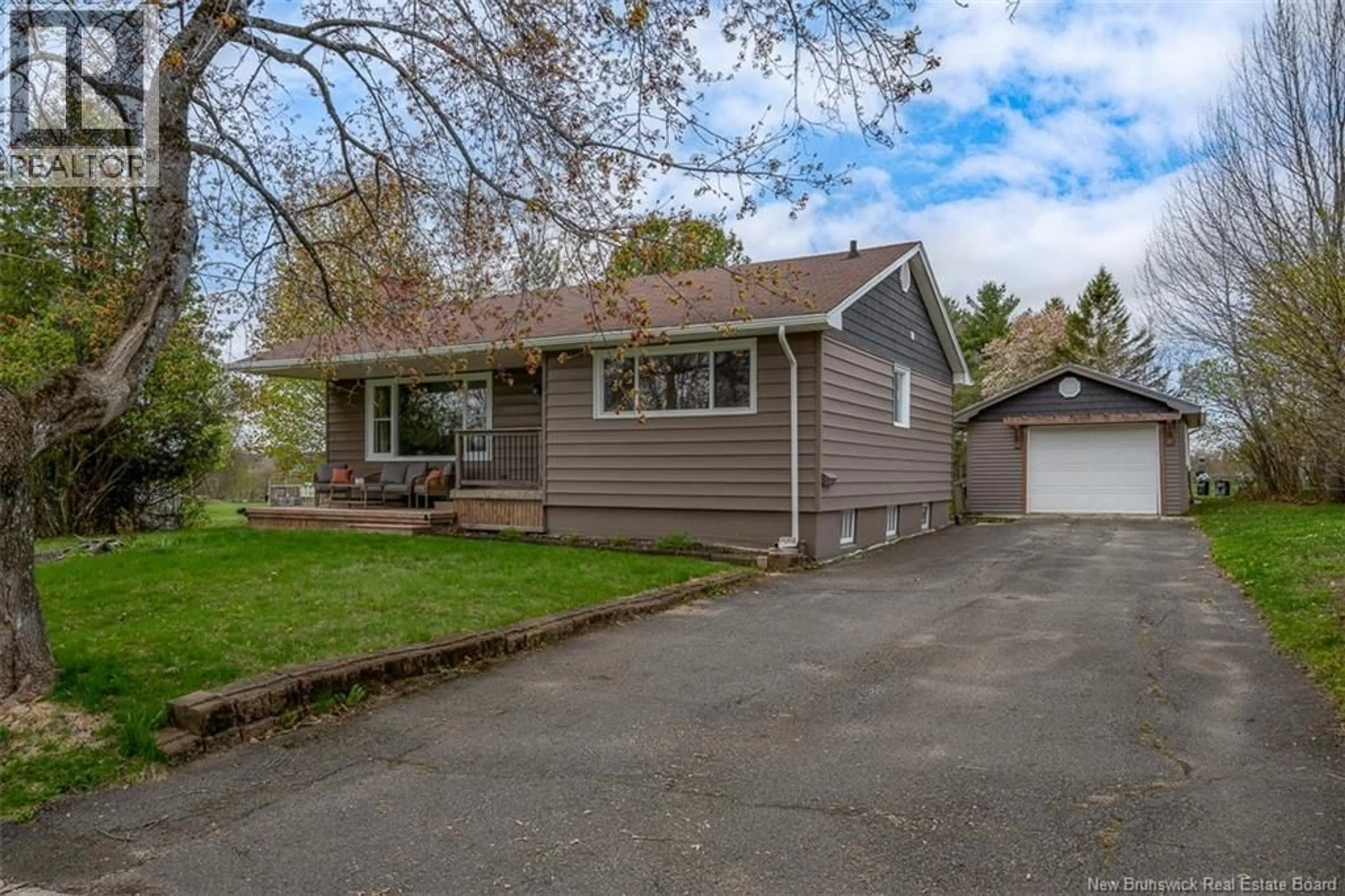 Home with vinyl exterior material, street for 760 MCEVOY STREET, Fredericton New Brunswick E3A3B7