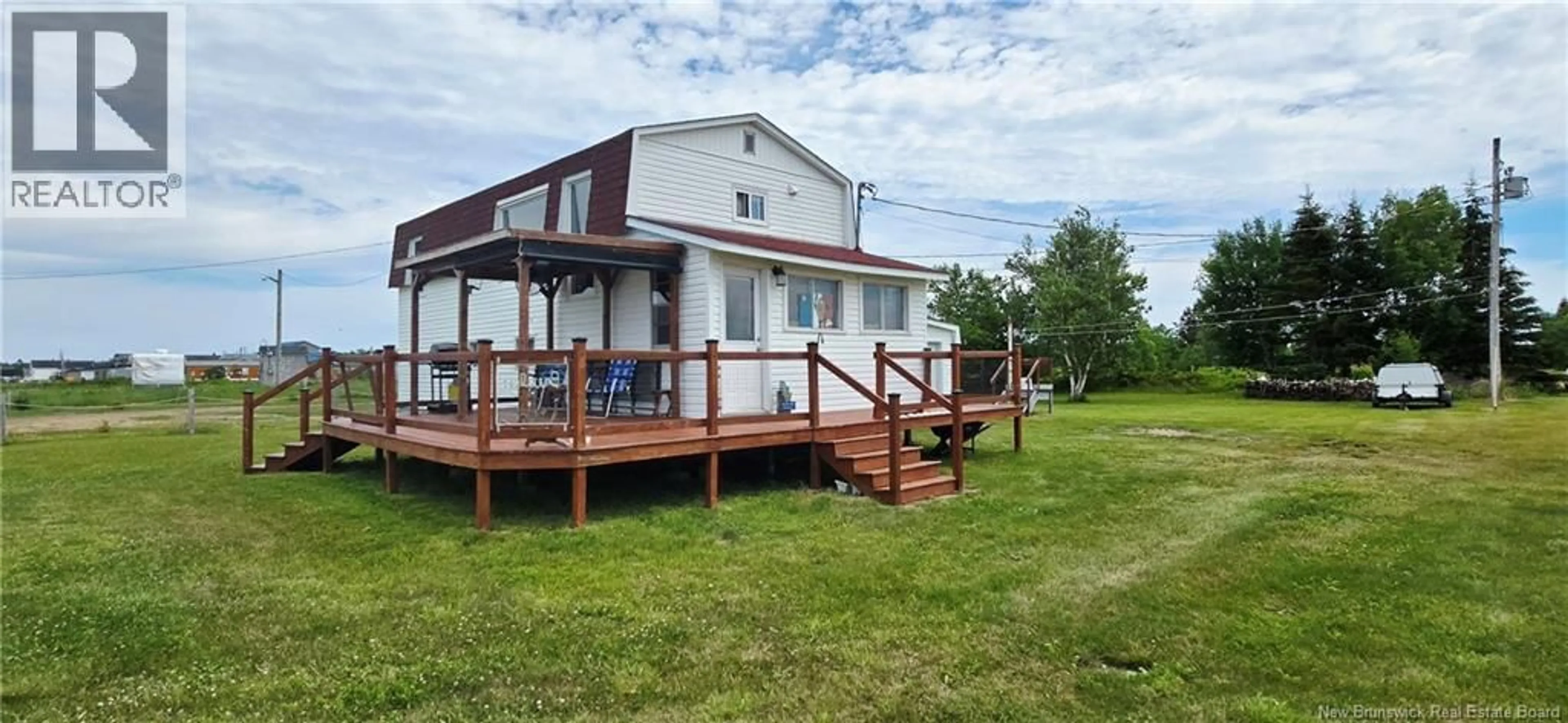 Patio, water/lake/river/ocean view for 229 DU PARC, Val-Comeau New Brunswick E1X4B6