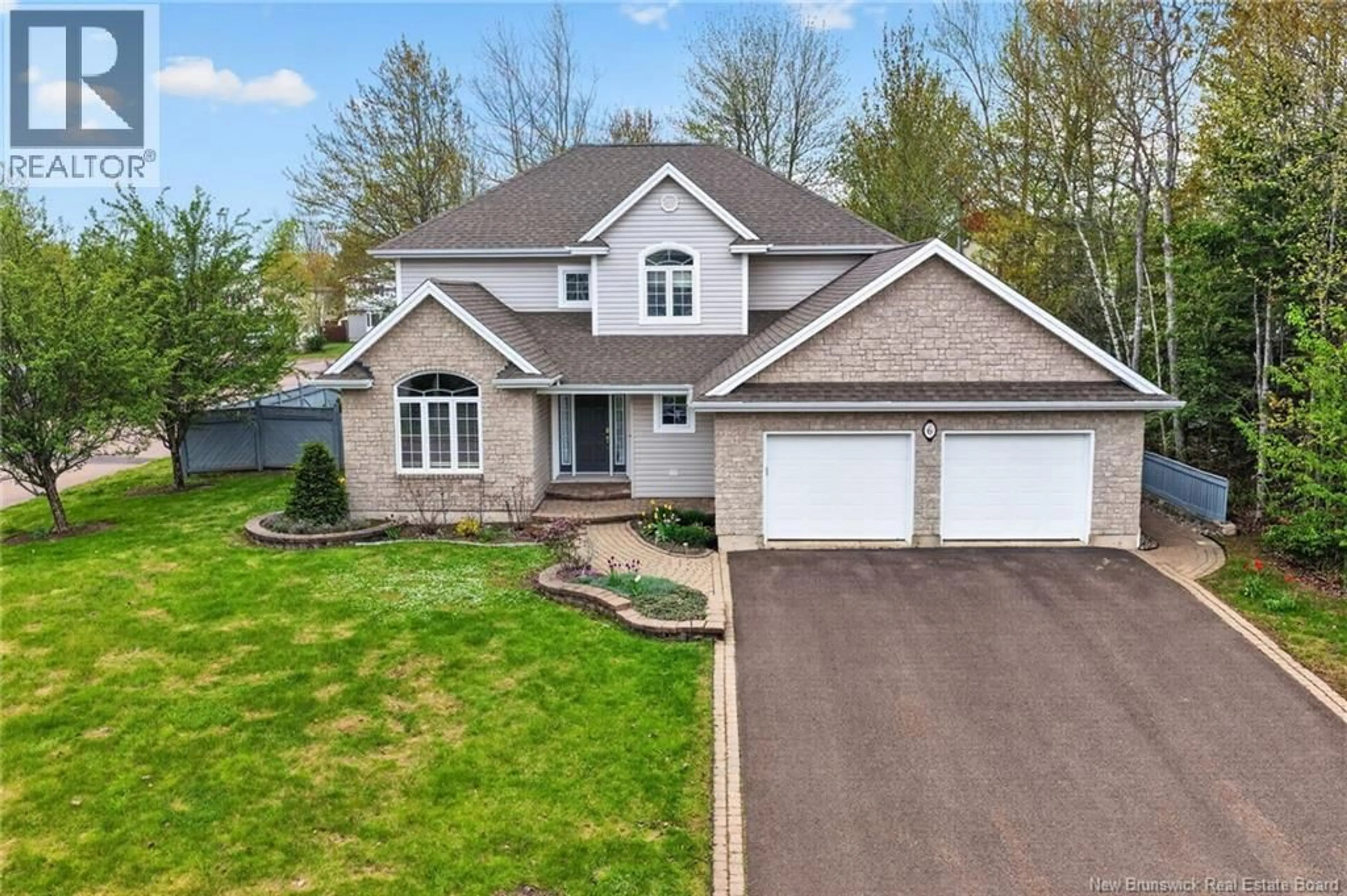 A pic from outside/outdoor area/front of a property/back of a property/a pic from drone, street for 6 WILLOWDALE COURT, Moncton New Brunswick E1G3V9