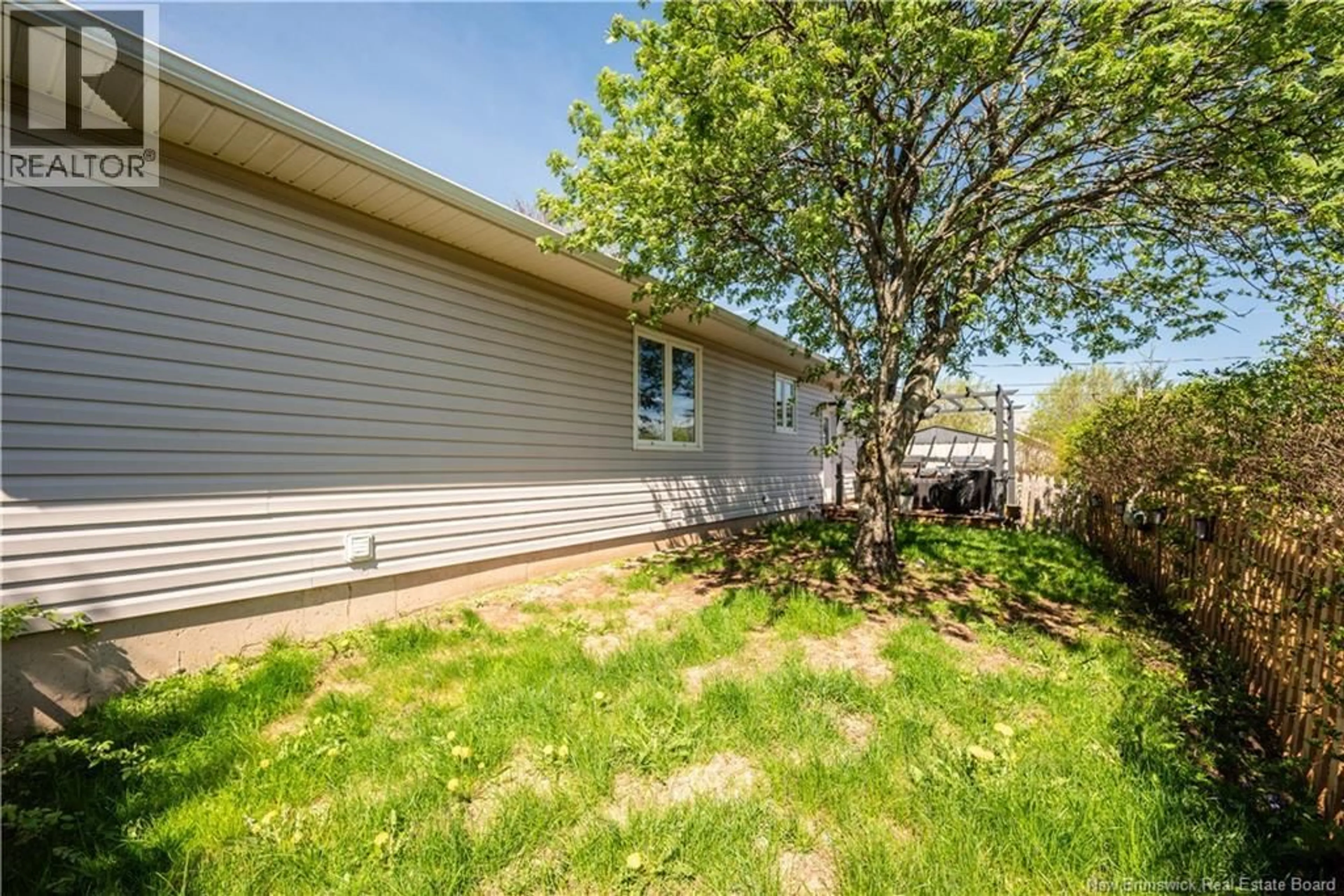 Unknown for 102 BRIARDALE DRIVE, Moncton New Brunswick E1G2B6