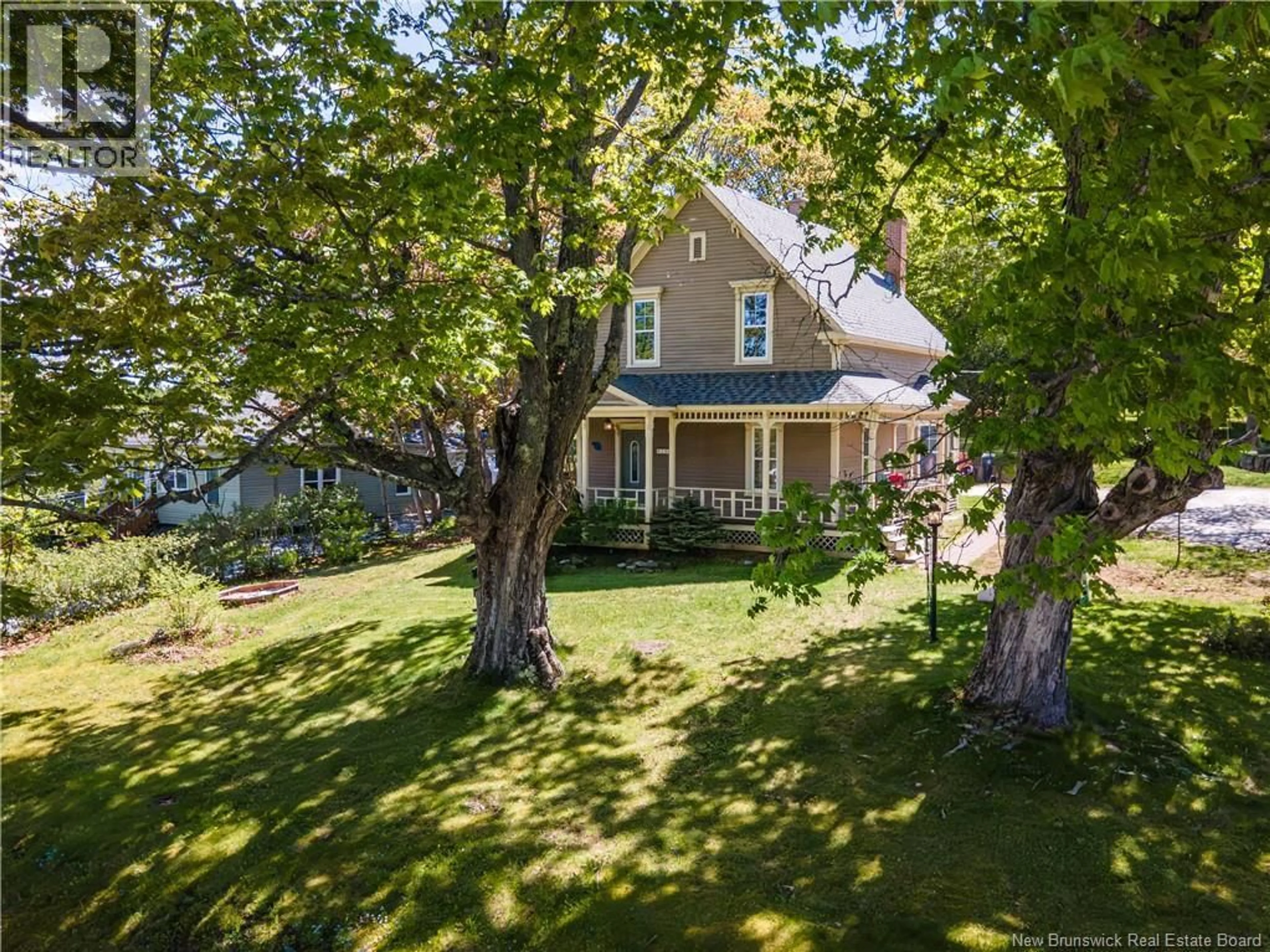 A pic from outside/outdoor area/front of a property/back of a property/a pic from drone, street for 70 EVERETT STREET, Hampton New Brunswick E5N5B1