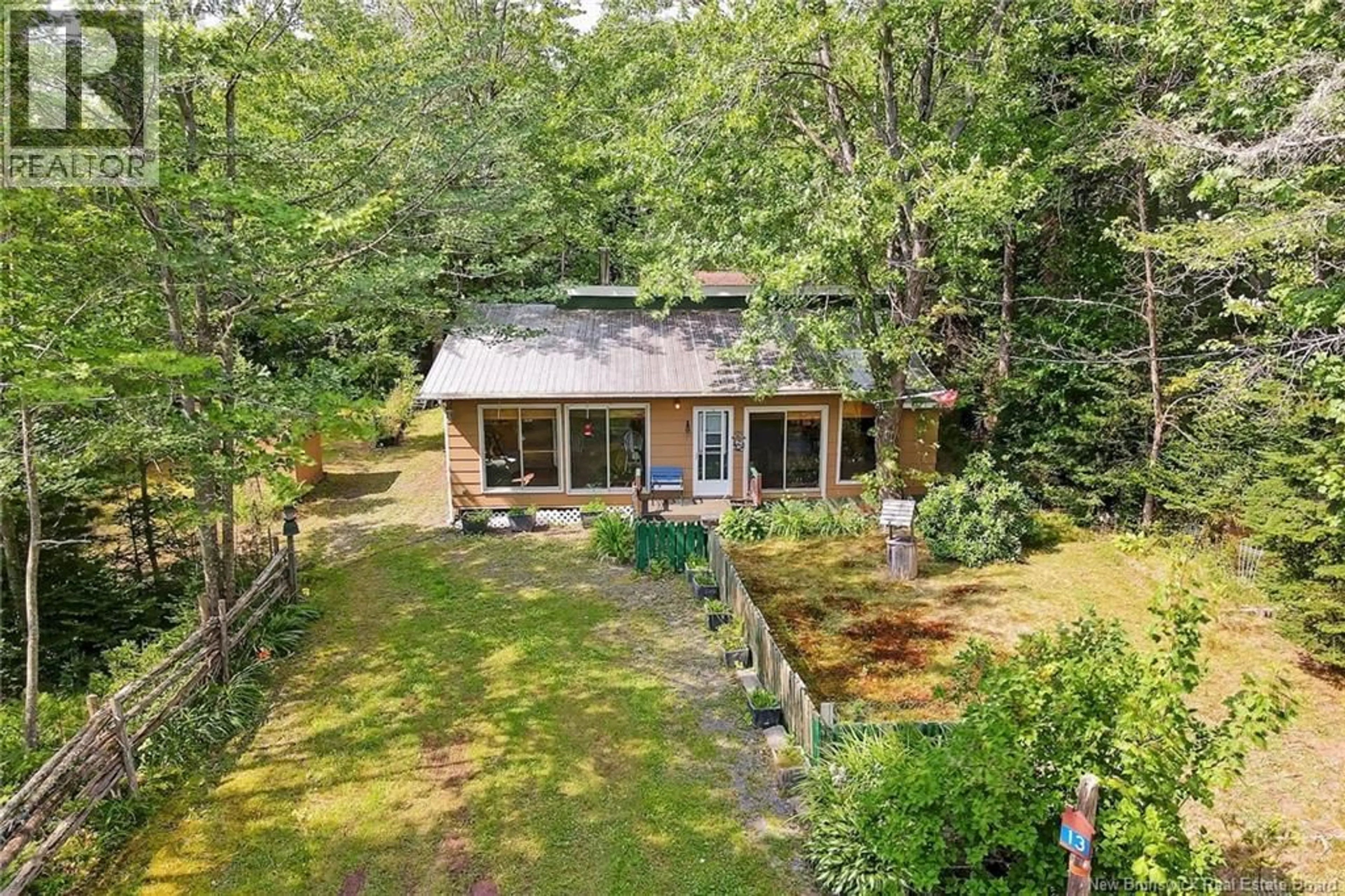 A pic from outside/outdoor area/front of a property/back of a property/a pic from drone, unknown for 13 MILLS CRESCENT, Mill Cove New Brunswick E4C3W9