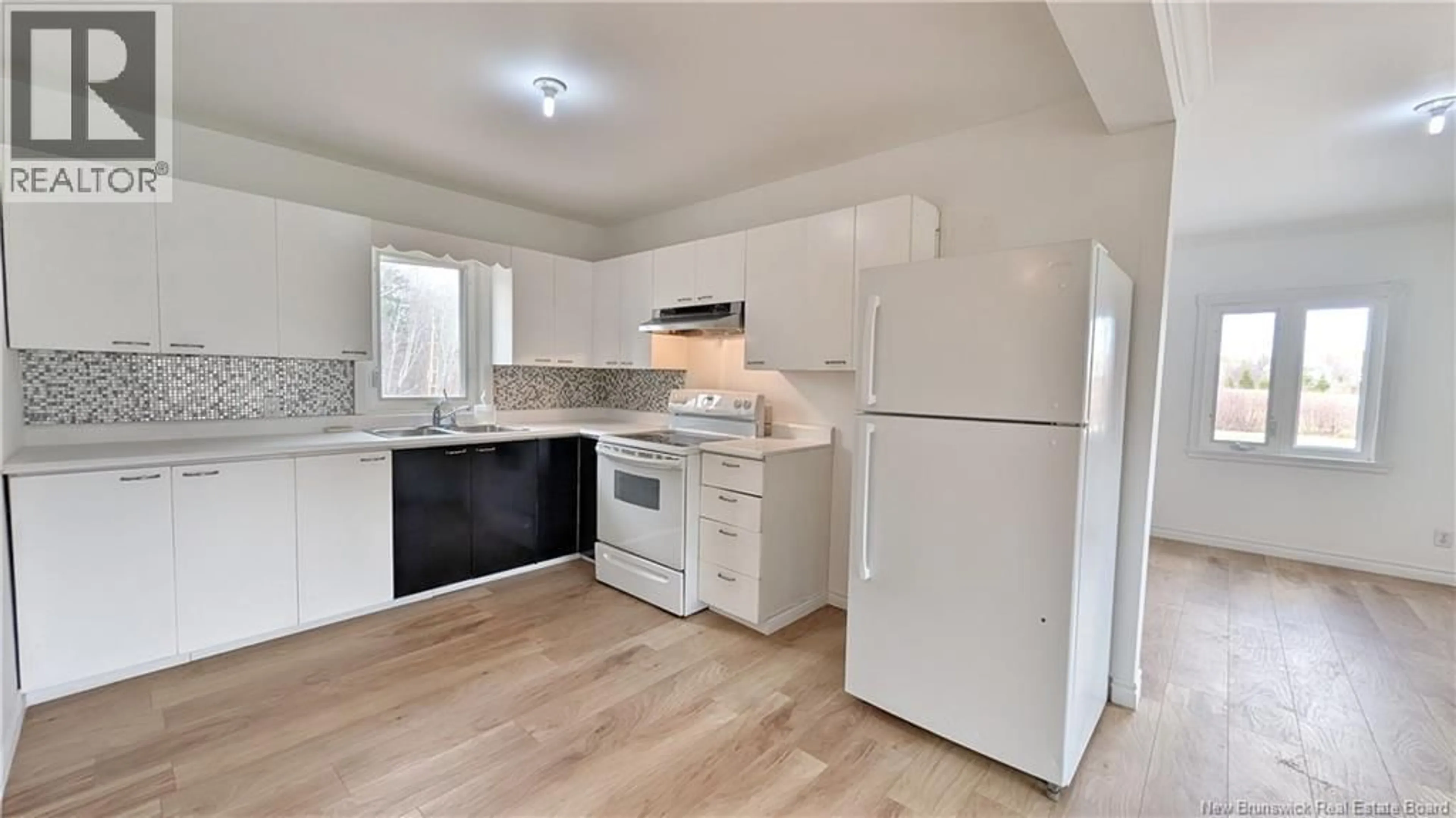 Standard kitchen, unknown for 208 BD DES ACADIENS, Bertrand New Brunswick E1W1C4