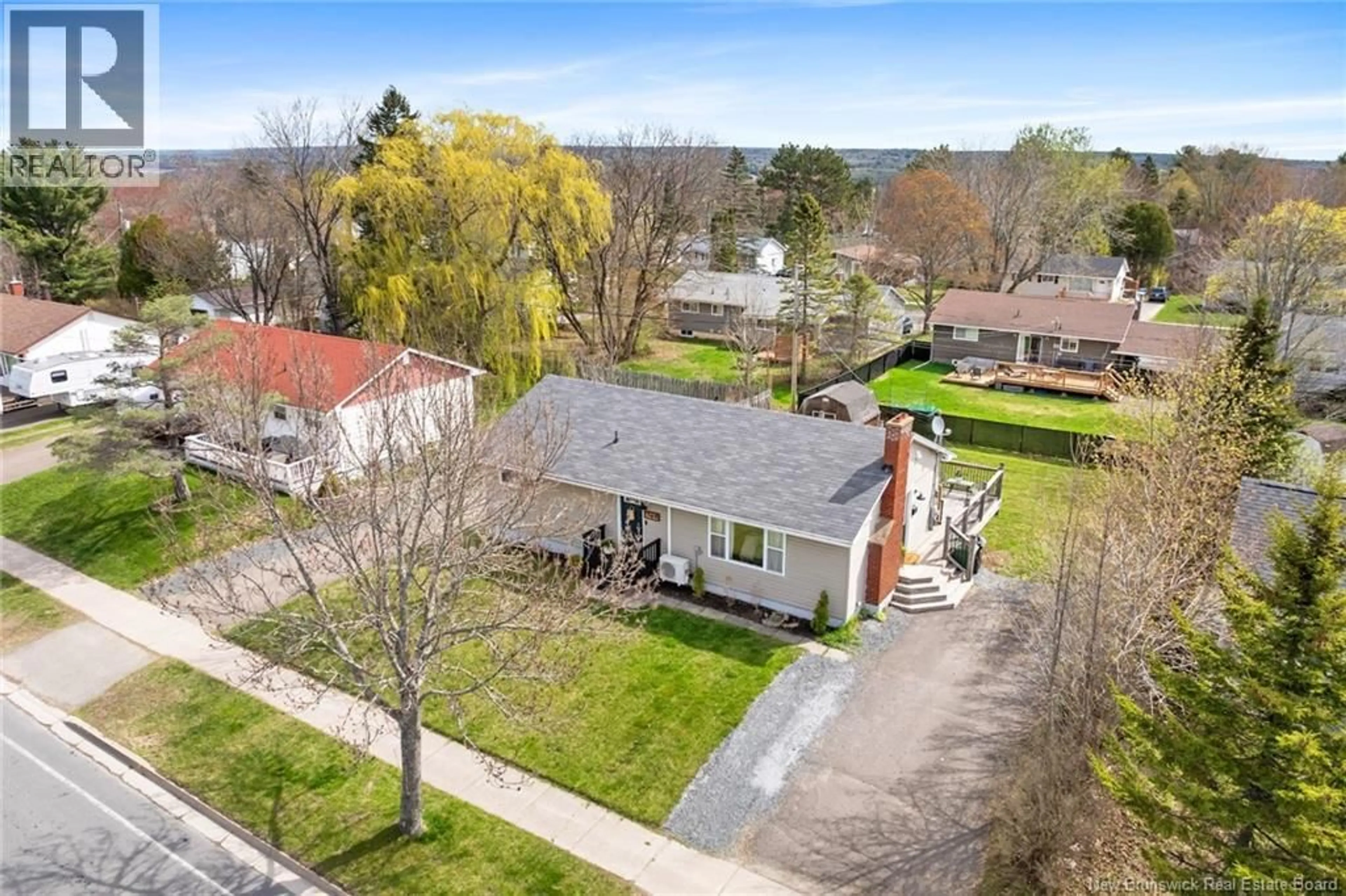 A pic from outside/outdoor area/front of a property/back of a property/a pic from drone, street for 368 CANTERBURY DRIVE, Fredericton New Brunswick E3B4L9