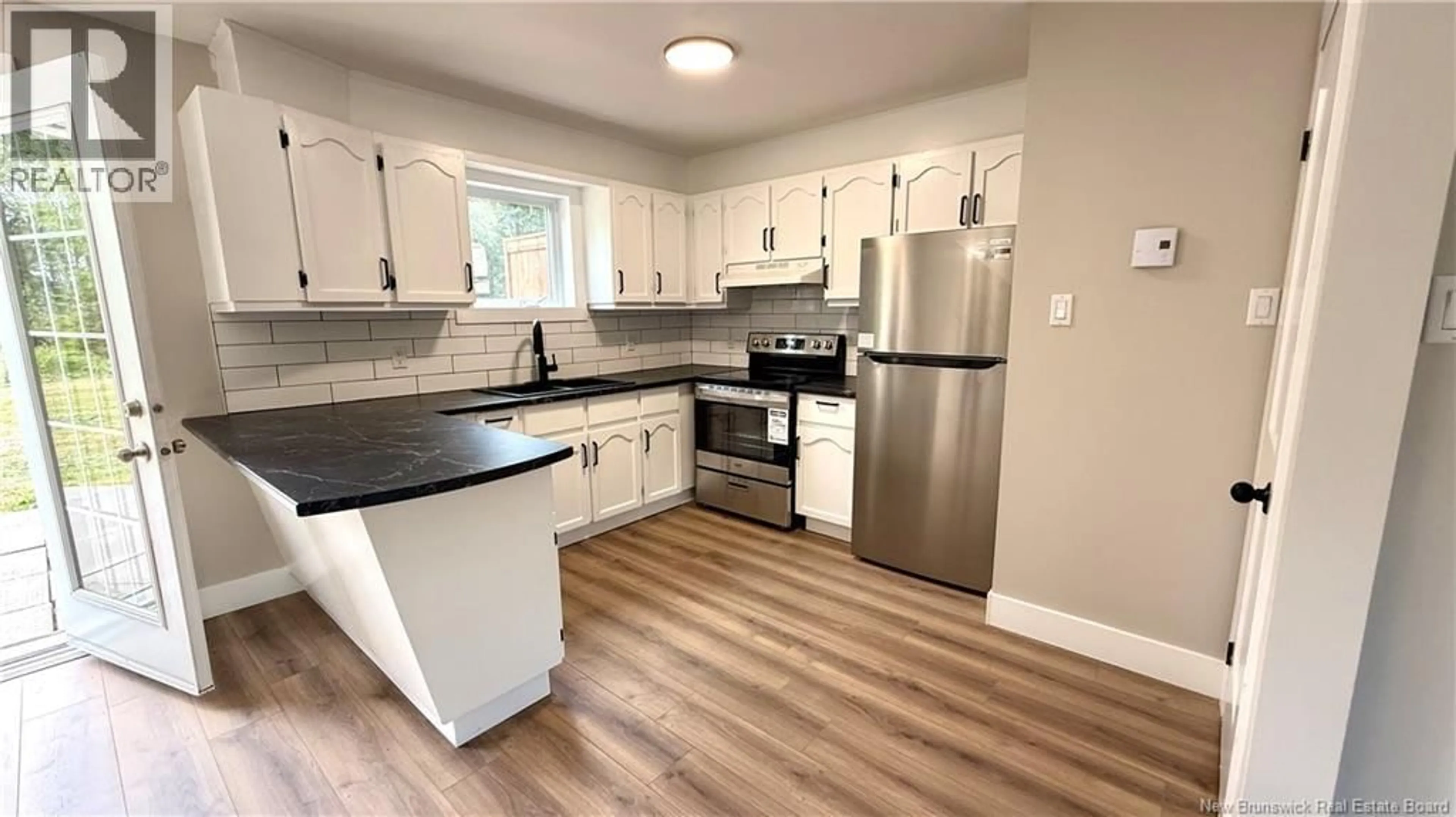Standard kitchen, wood/laminate floor for 80 SAINT PIERRE, Rogersville New Brunswick E4Y1L5