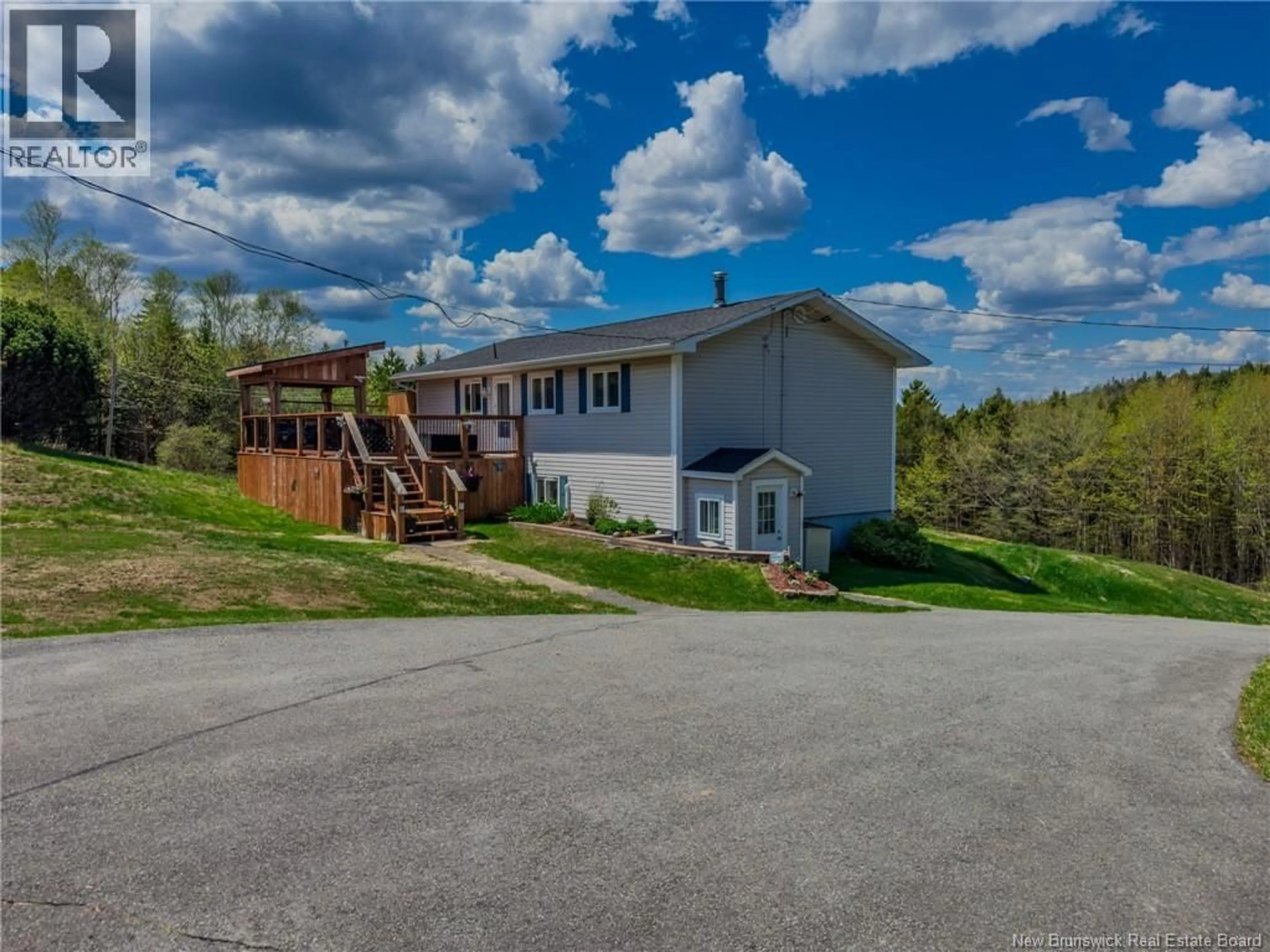 A pic from outside/outdoor area/front of a property/back of a property/a pic from drone, mountain view for 31 SAND POINT WHARF ROAD, Bayswater New Brunswick E5S1M5