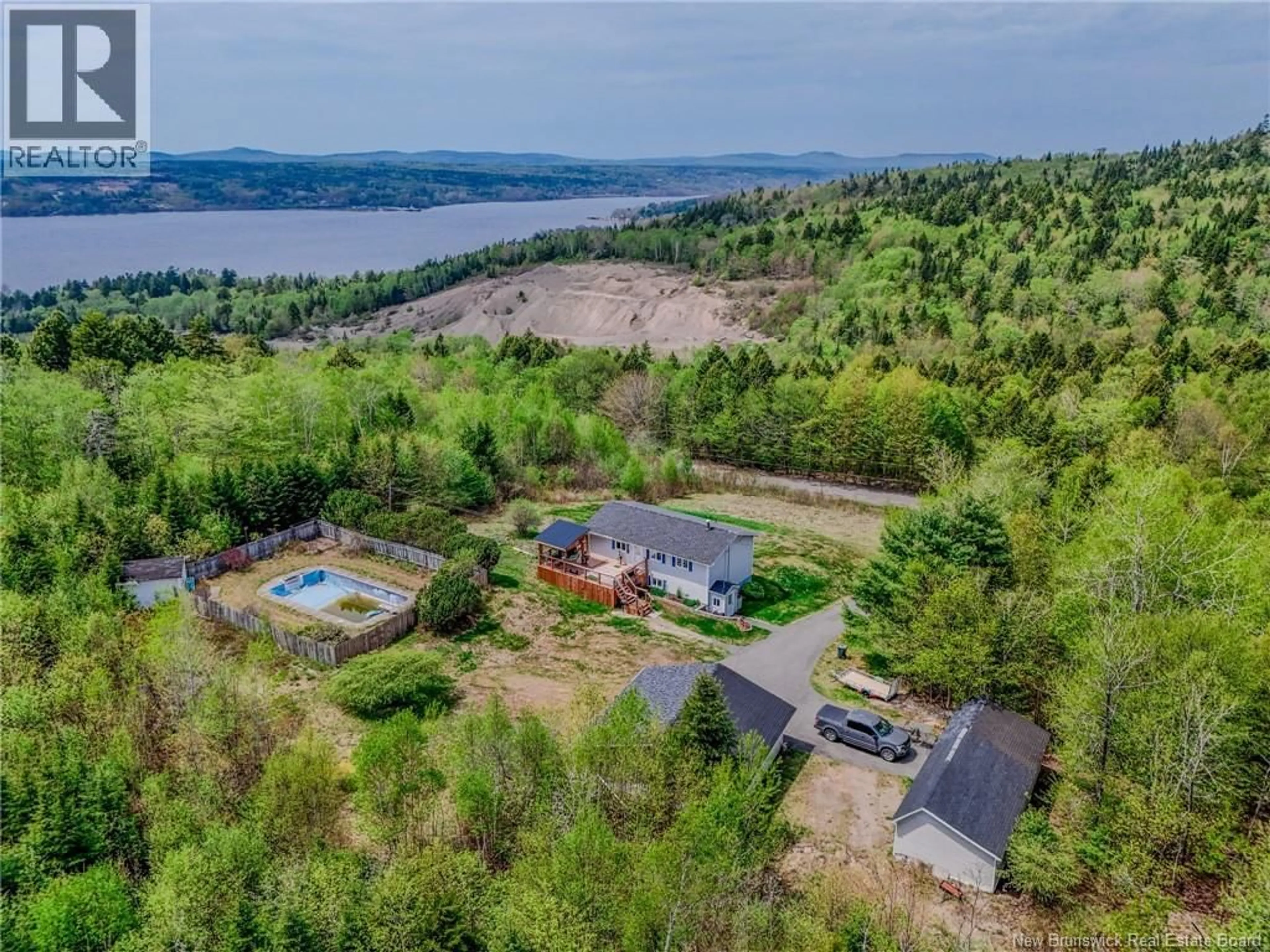 A pic from outside/outdoor area/front of a property/back of a property/a pic from drone, water/lake/river/ocean view for 31 SAND POINT WHARF ROAD, Bayswater New Brunswick E5S1M5