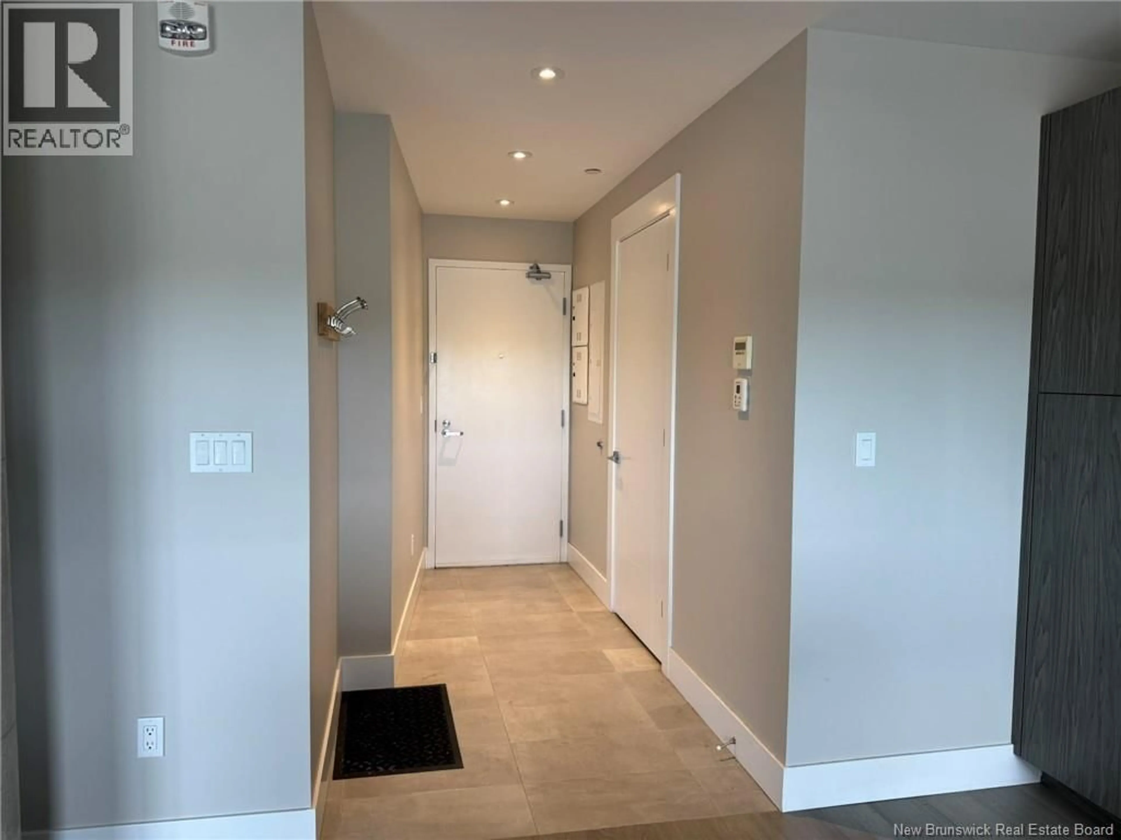 Indoor entryway for 704 - 55 QUEEN STREET, Moncton New Brunswick E1C4S5