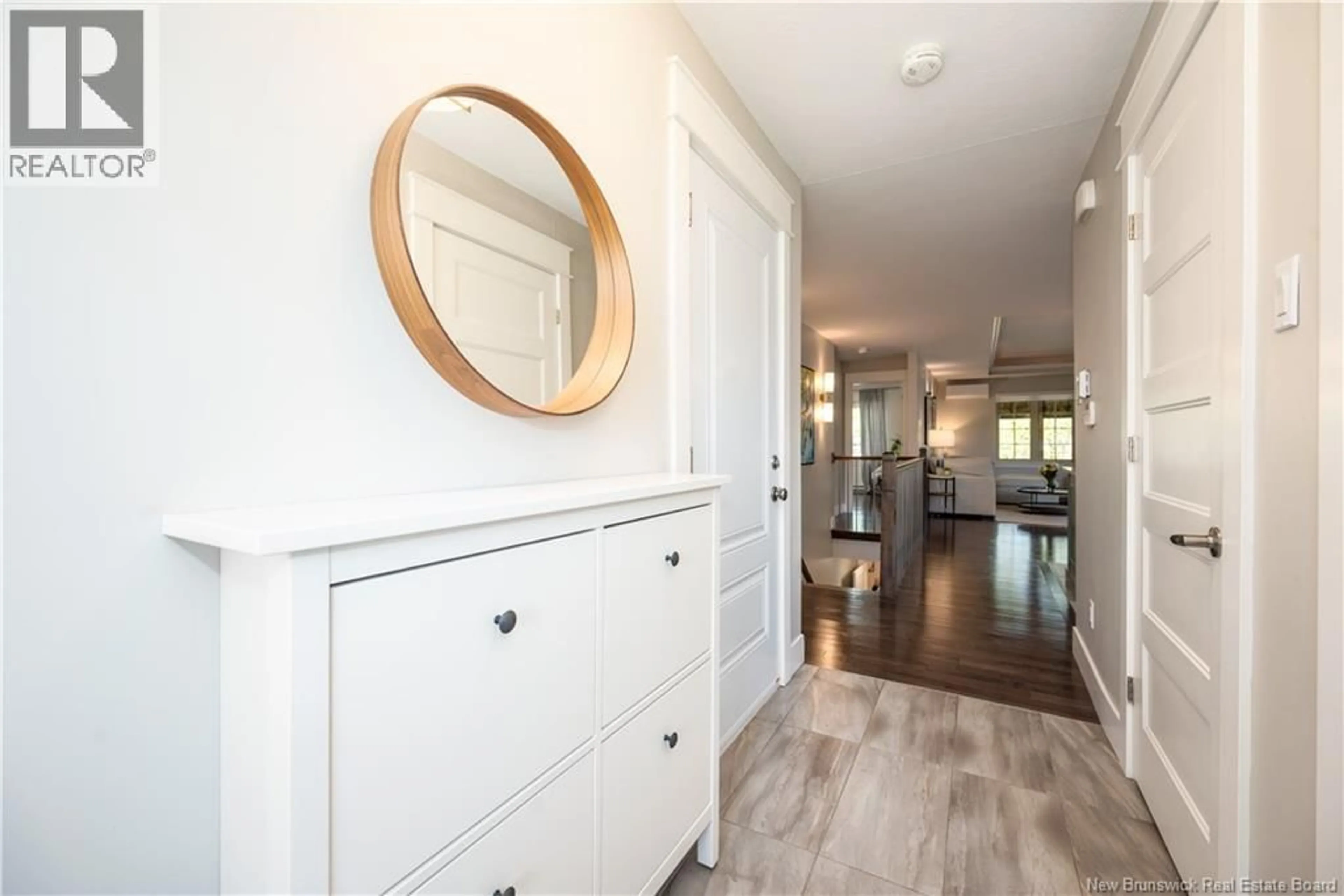 Indoor entryway for 192 ERINVALE, Moncton New Brunswick E1A9S2