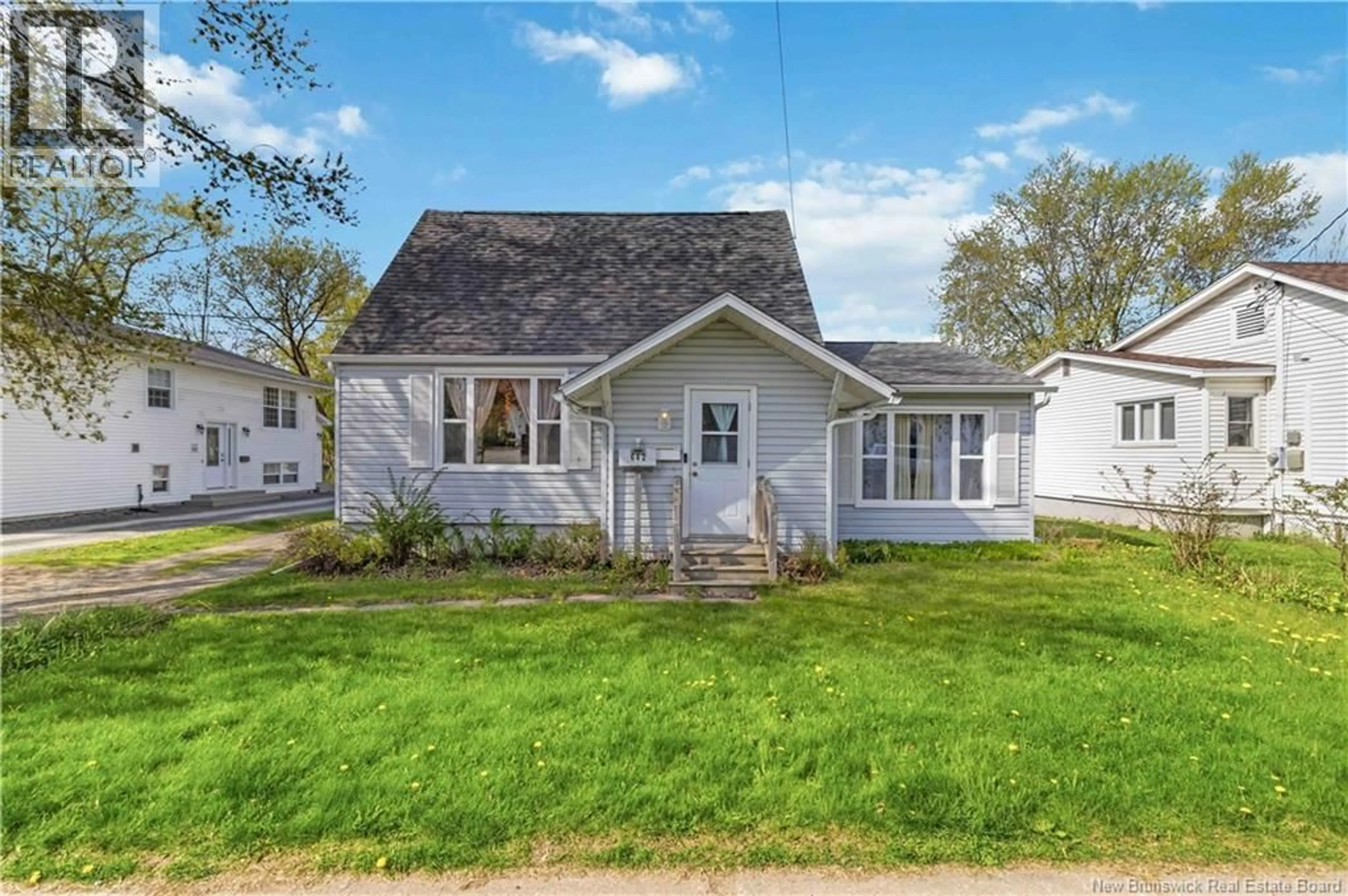 Home with vinyl exterior material, street for 642 MACLAREN AVENUE, Fredericton New Brunswick E3A3L2