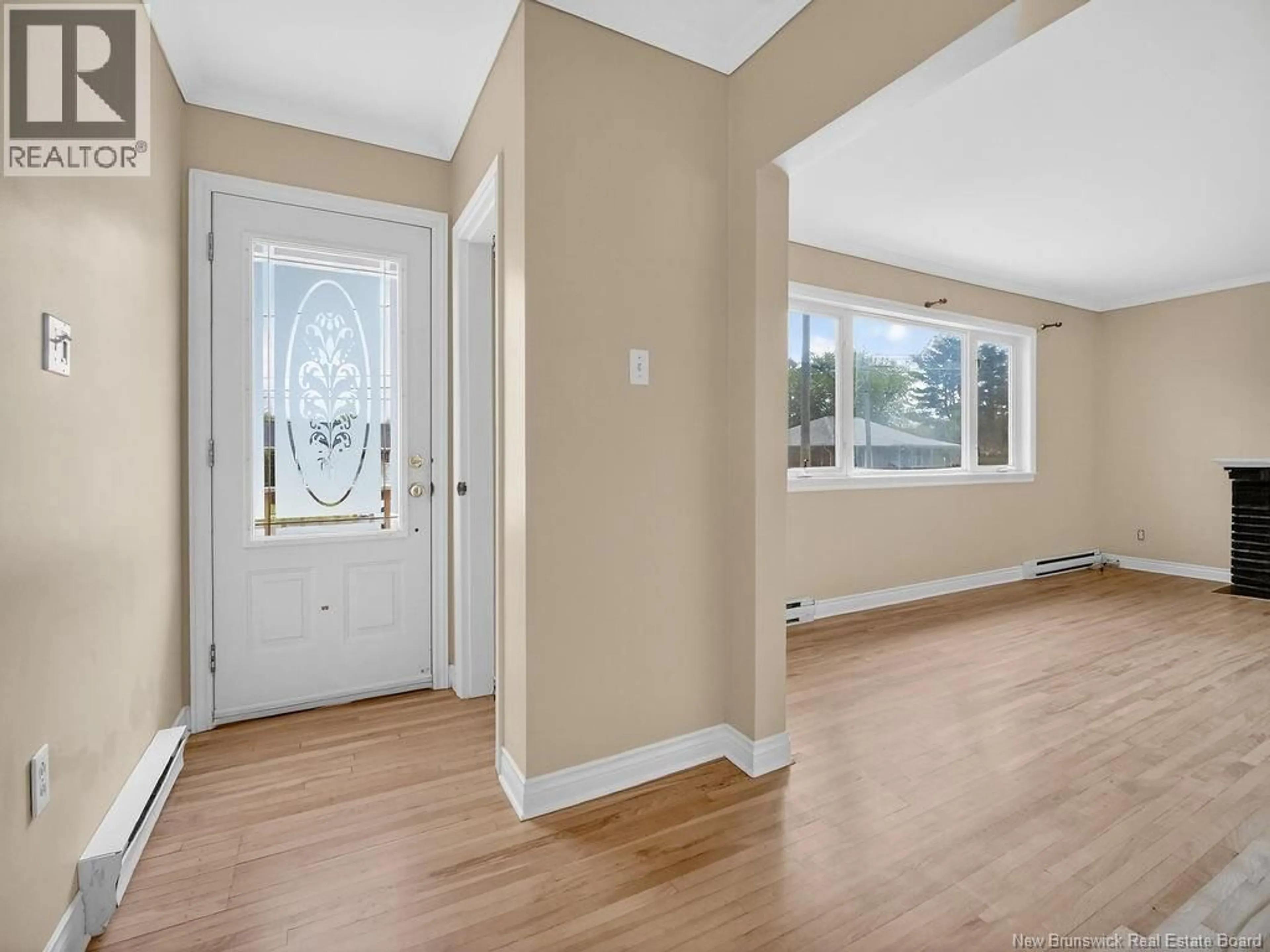 Indoor foyer for 242 BROADWAY STREET, Moncton New Brunswick E1A3Y6