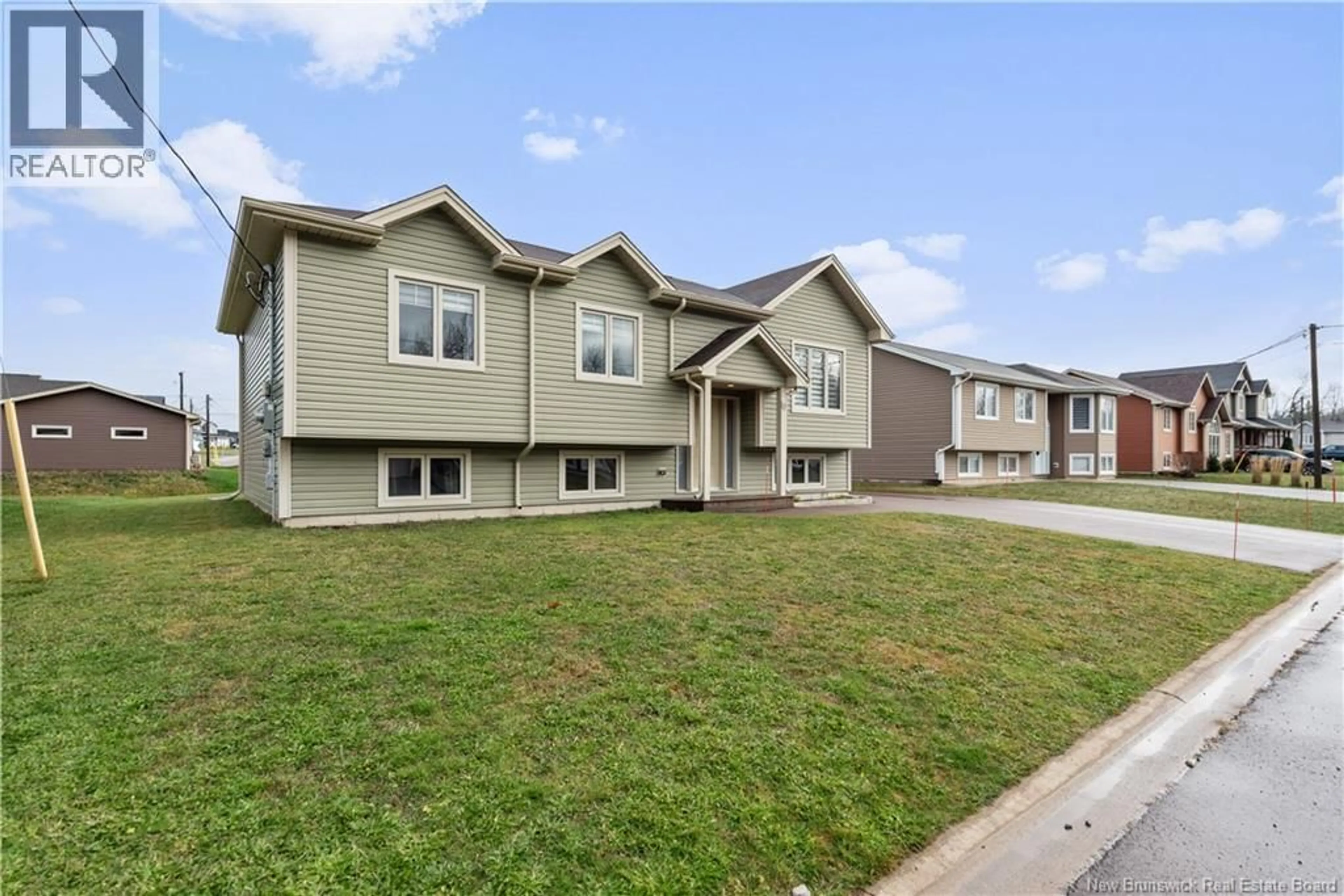 Home with vinyl exterior material, street for 10 GUY, Shediac New Brunswick E4P0L5