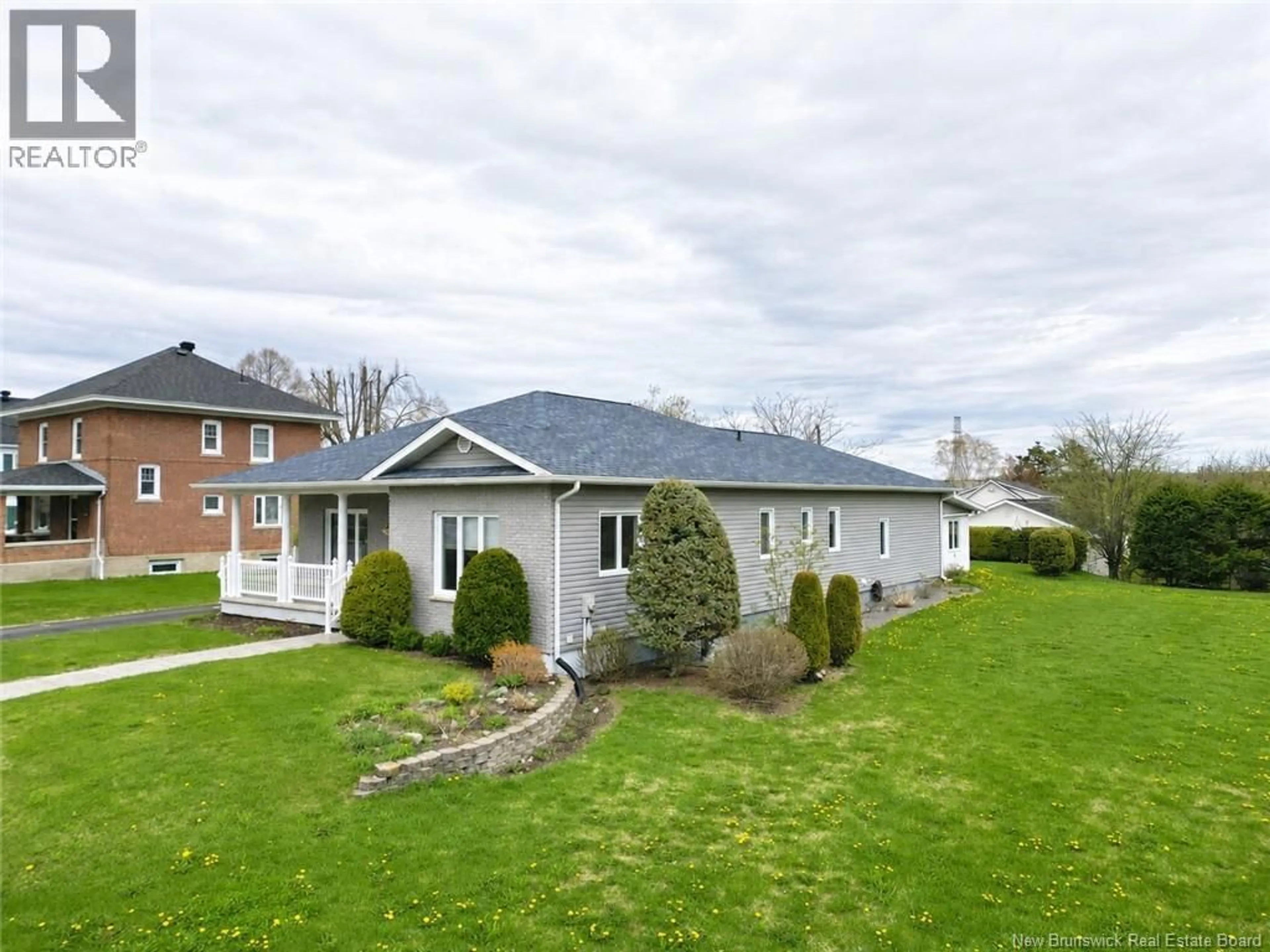 A pic from outside/outdoor area/front of a property/back of a property/a pic from drone, street for 255 CHAPEL STREET, Grand Falls New Brunswick E3Z2M2