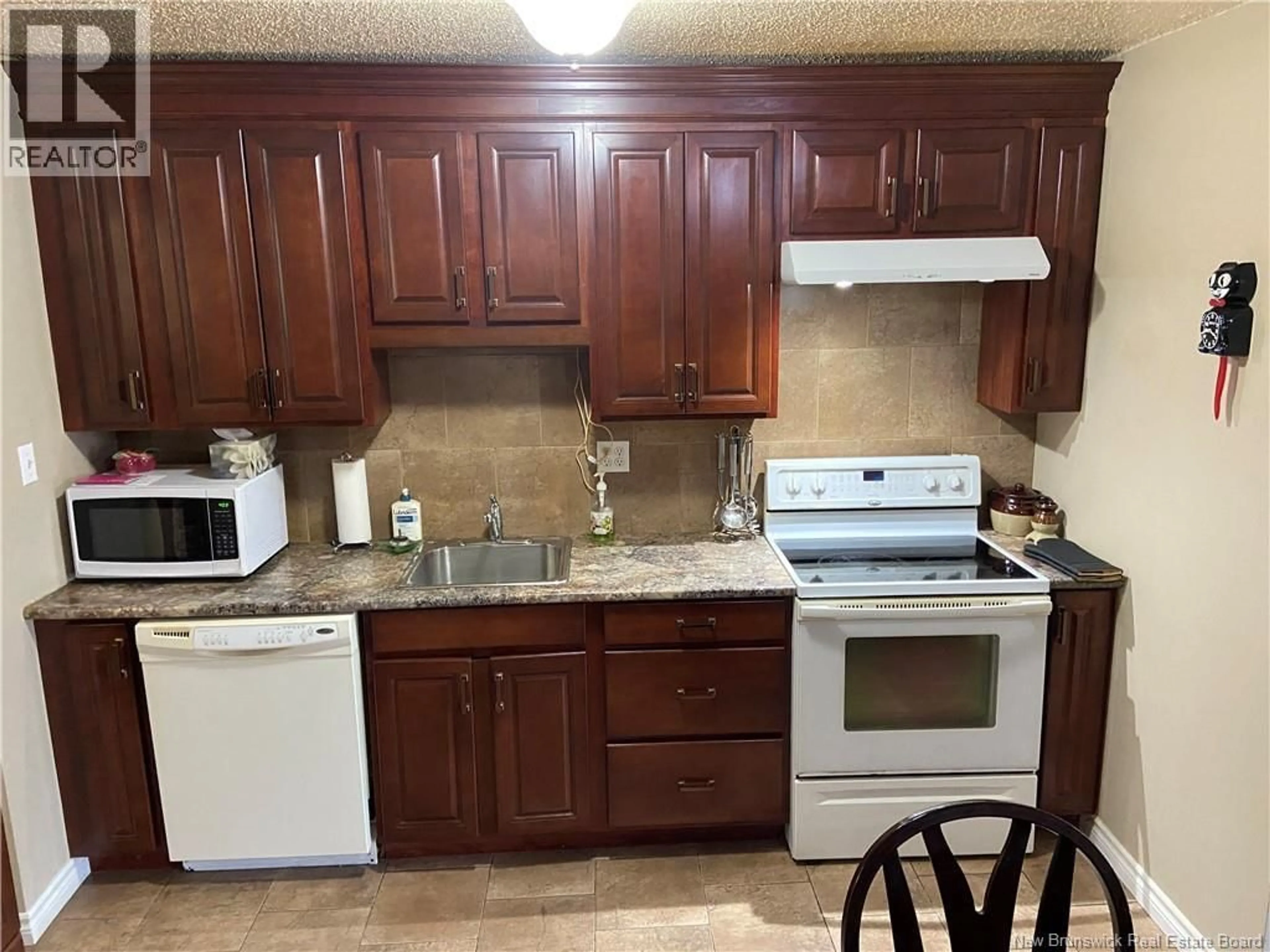 Standard kitchen, unknown for 7 WOODSIDE PARK, Saint John New Brunswick E2J3T8