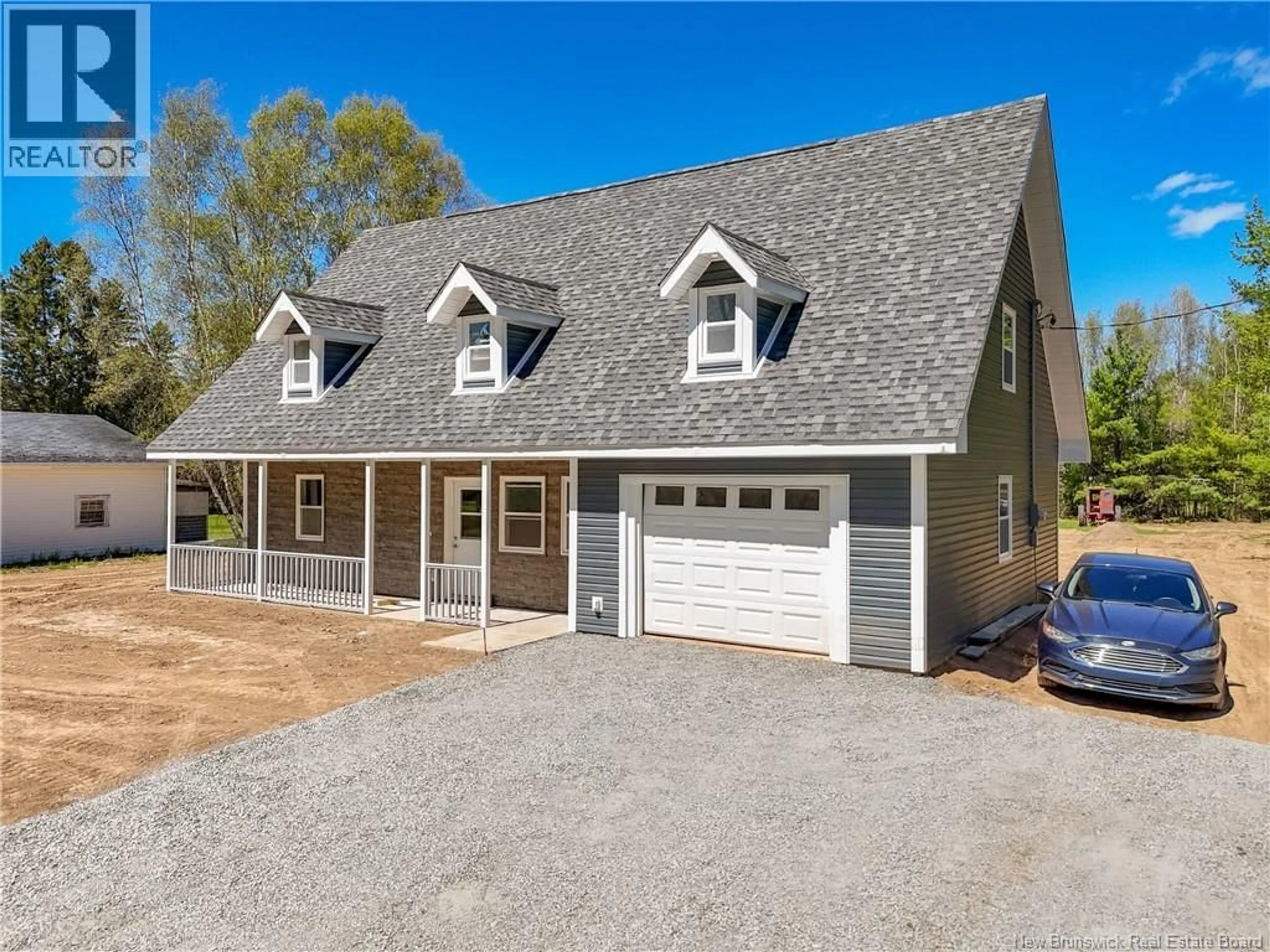 Home with vinyl exterior material, street for 10 PINE COURT, Maugerville New Brunswick E3A8M9