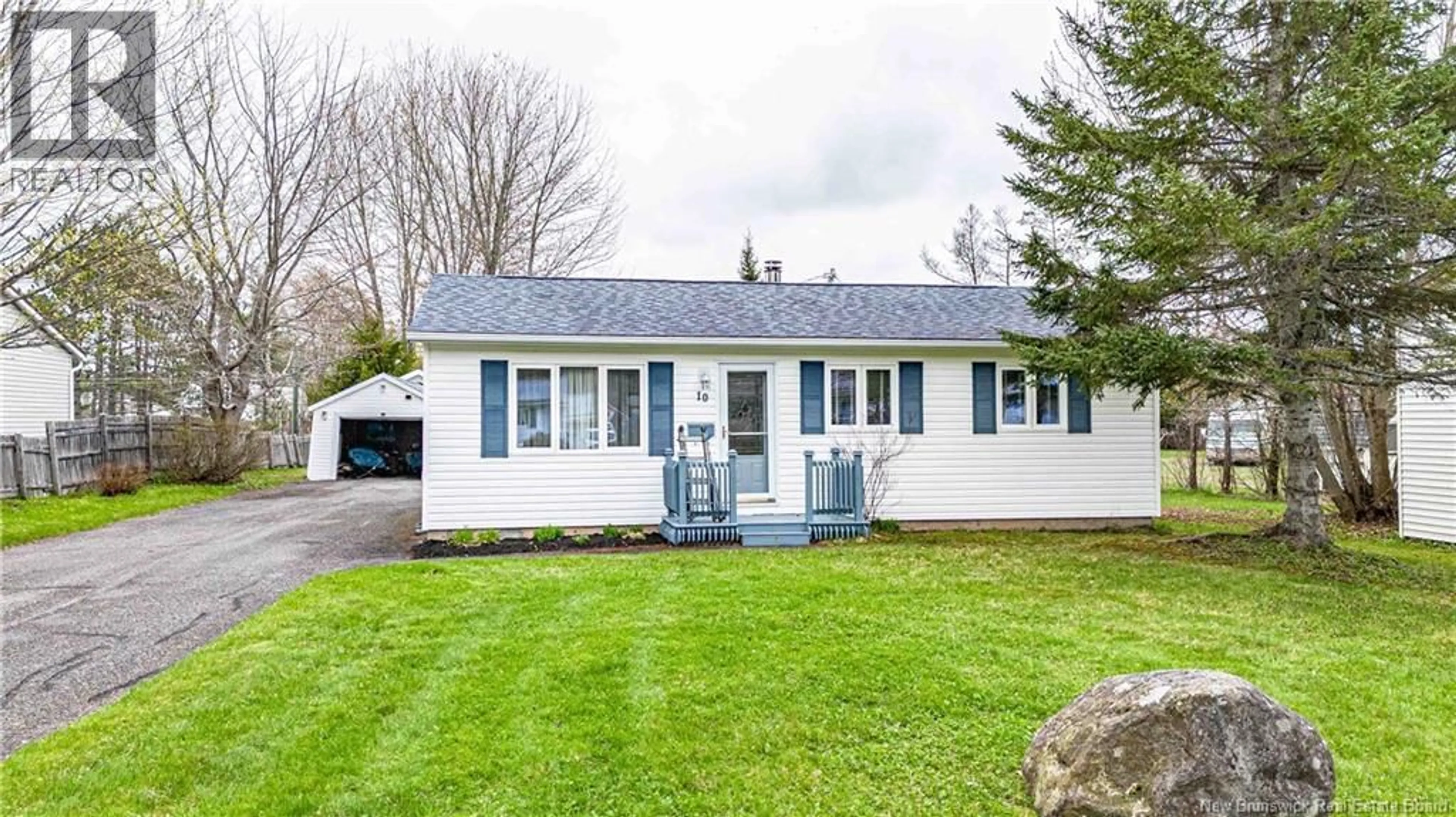 Home with vinyl exterior material, street for 10 DAULPHIN DRIVE, Fredericton New Brunswick E3A4P5