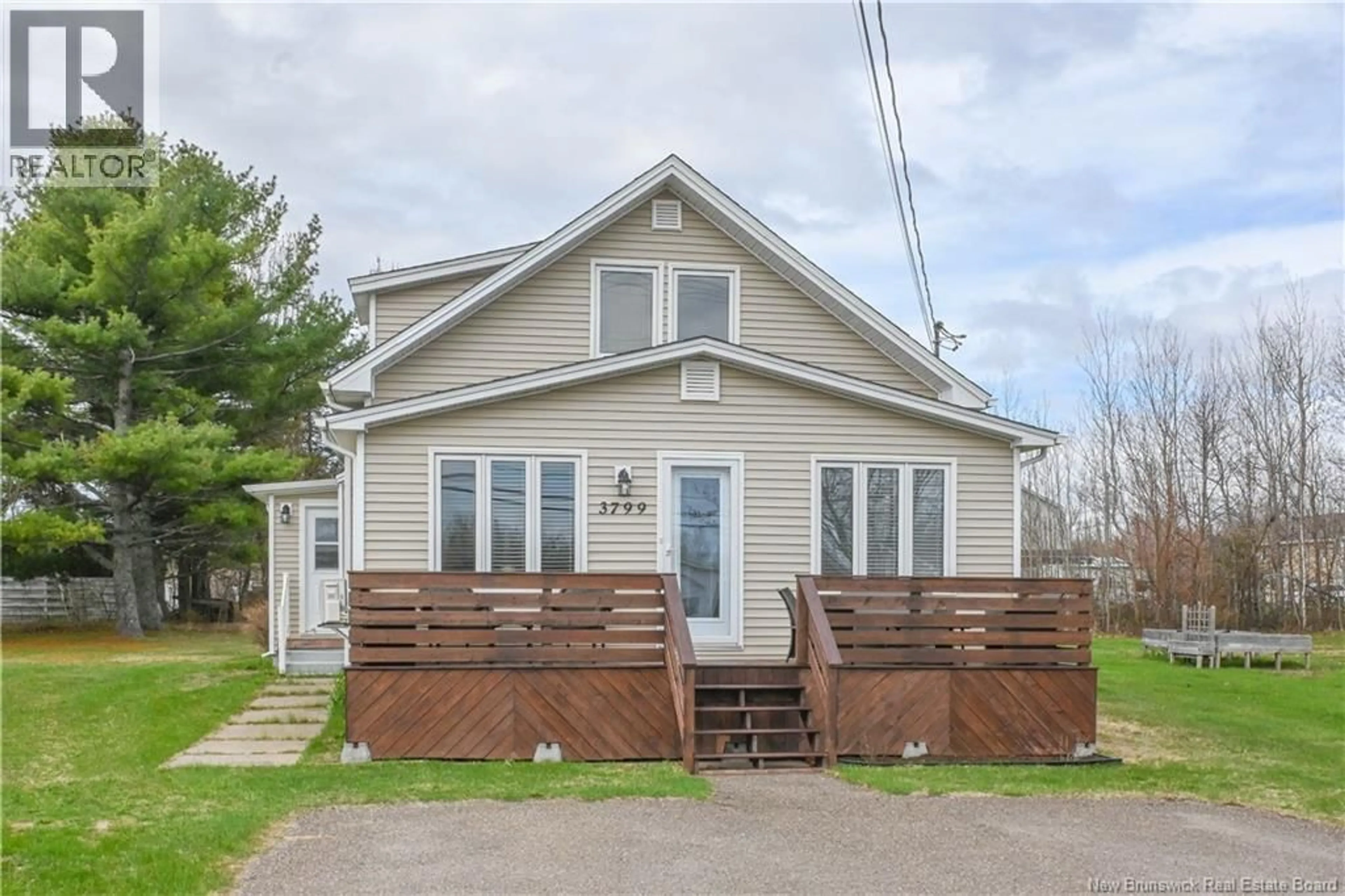 Home with vinyl exterior material, street for 3799 PRINCIPALE STREET, Tracadie New Brunswick E1X1E3