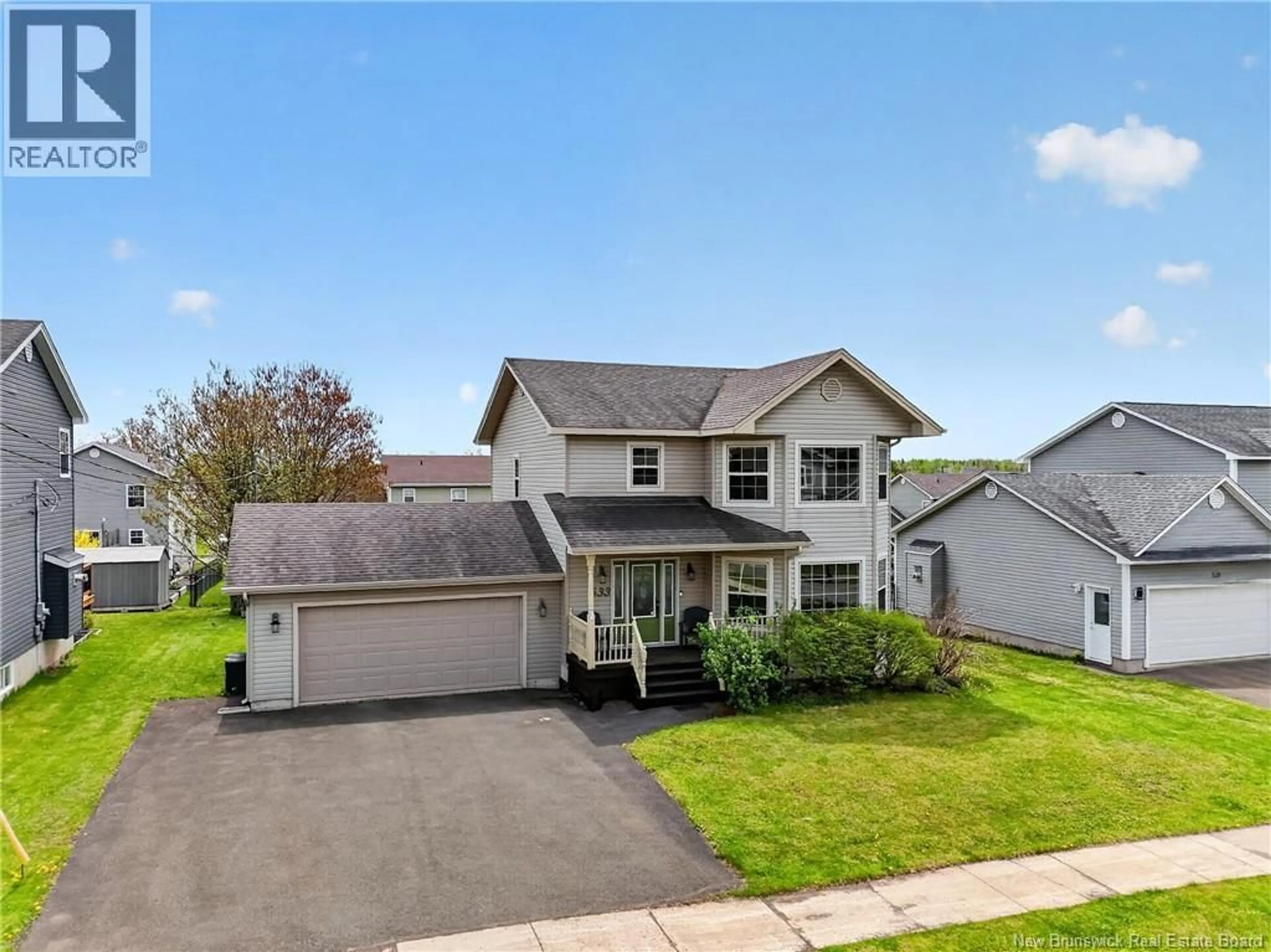Home with vinyl exterior material, street for 533 EVERGREEN DRIVE, Moncton New Brunswick E1G0N2