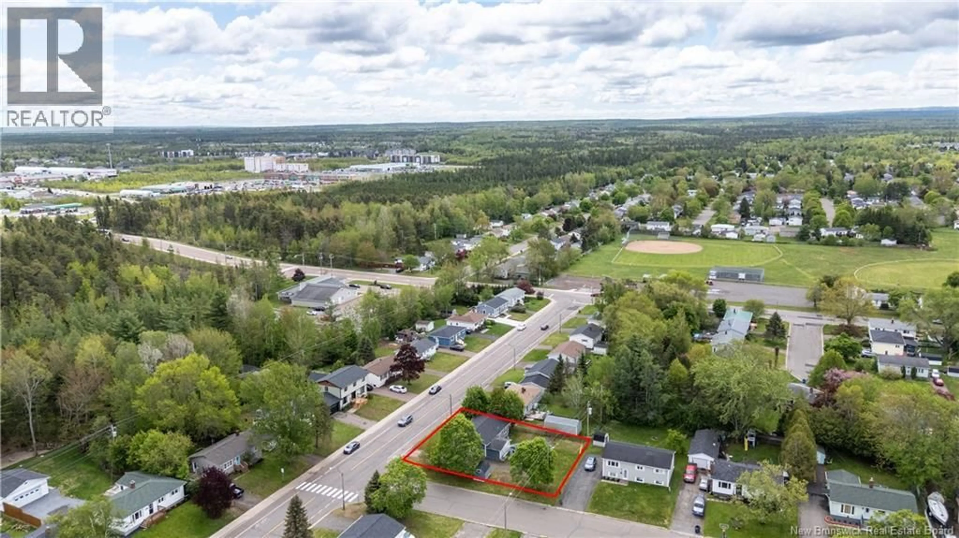 A pic from outside/outdoor area/front of a property/back of a property/a pic from drone, unknown for 295 BUCKINGHAM AVENUE, Riverview New Brunswick E1B2P4