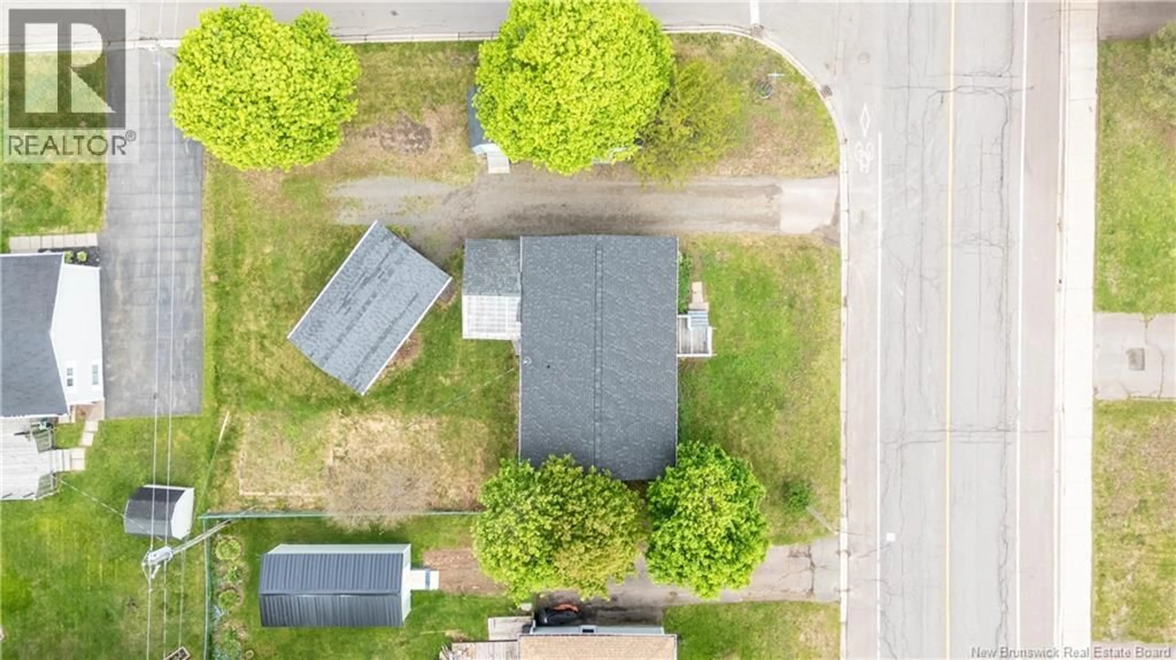 A pic from outside/outdoor area/front of a property/back of a property/a pic from drone, street for 295 BUCKINGHAM AVENUE, Riverview New Brunswick E1B2P4
