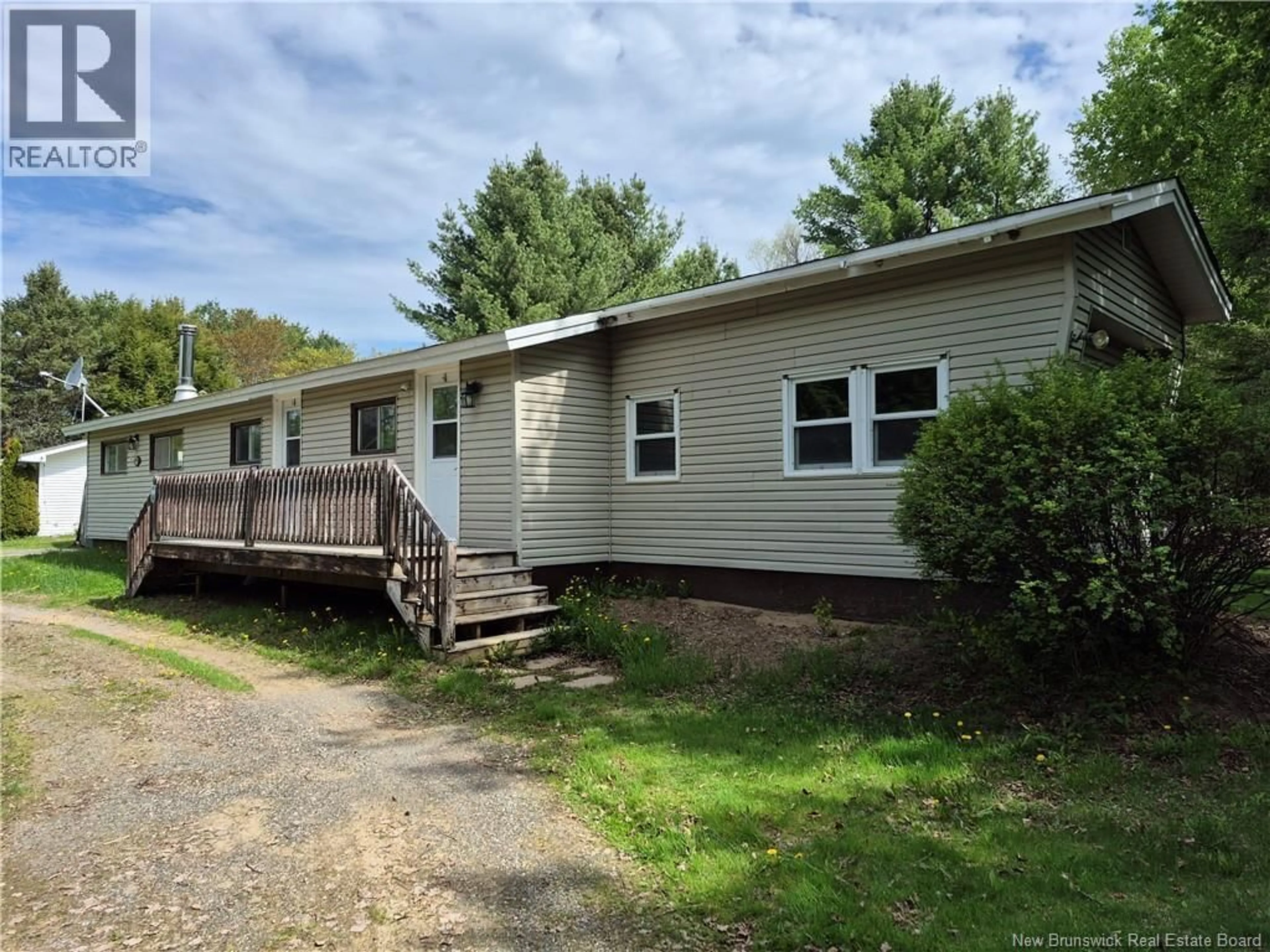 Home with vinyl exterior material, unknown for 41 ROWAN STREET, Fredericton New Brunswick E3B8M3