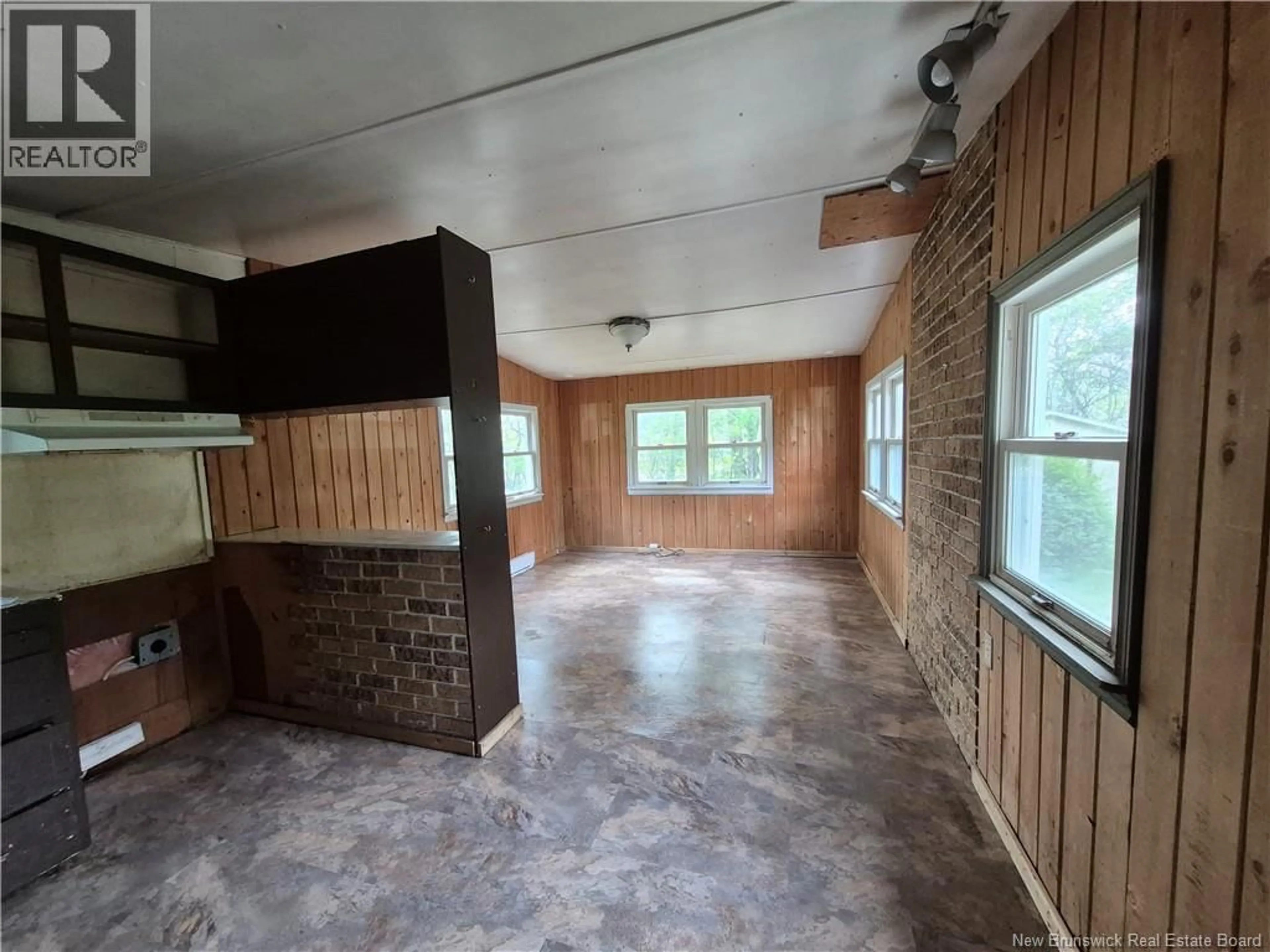 A pic of a room for 41 ROWAN STREET, Fredericton New Brunswick E3B8M3