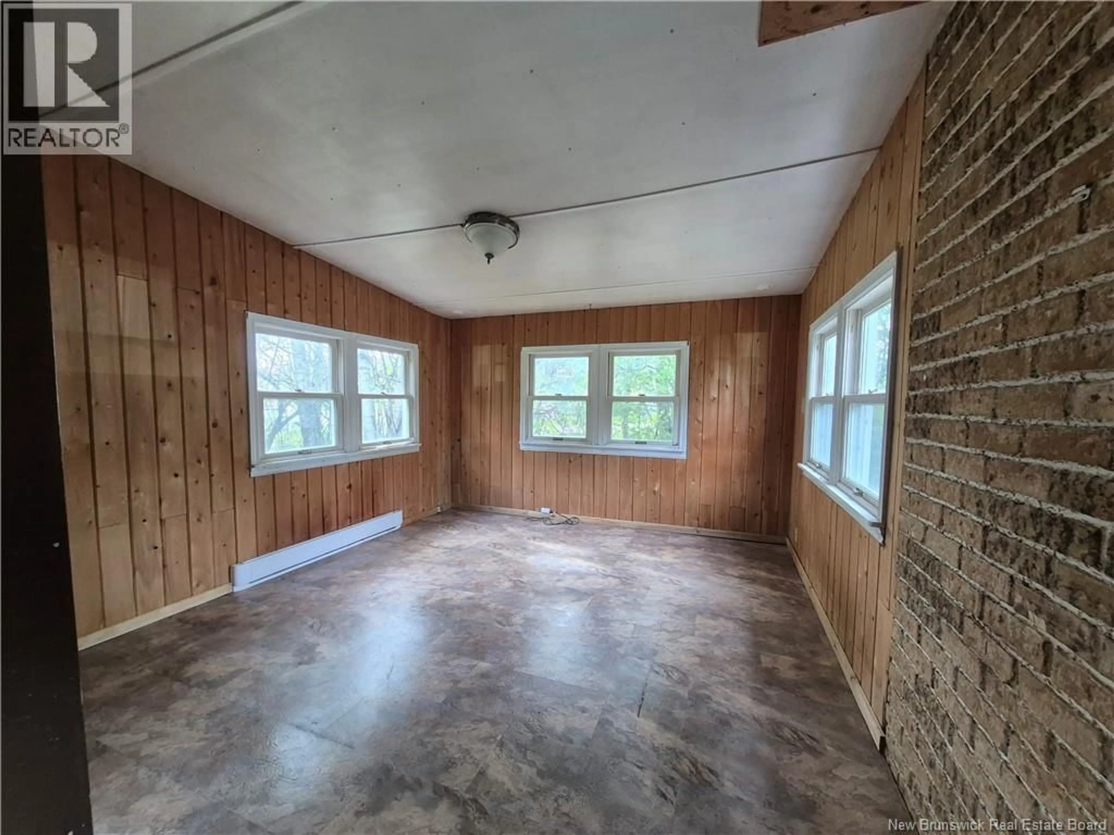A pic of a room for 41 ROWAN STREET, Fredericton New Brunswick E3B8M3