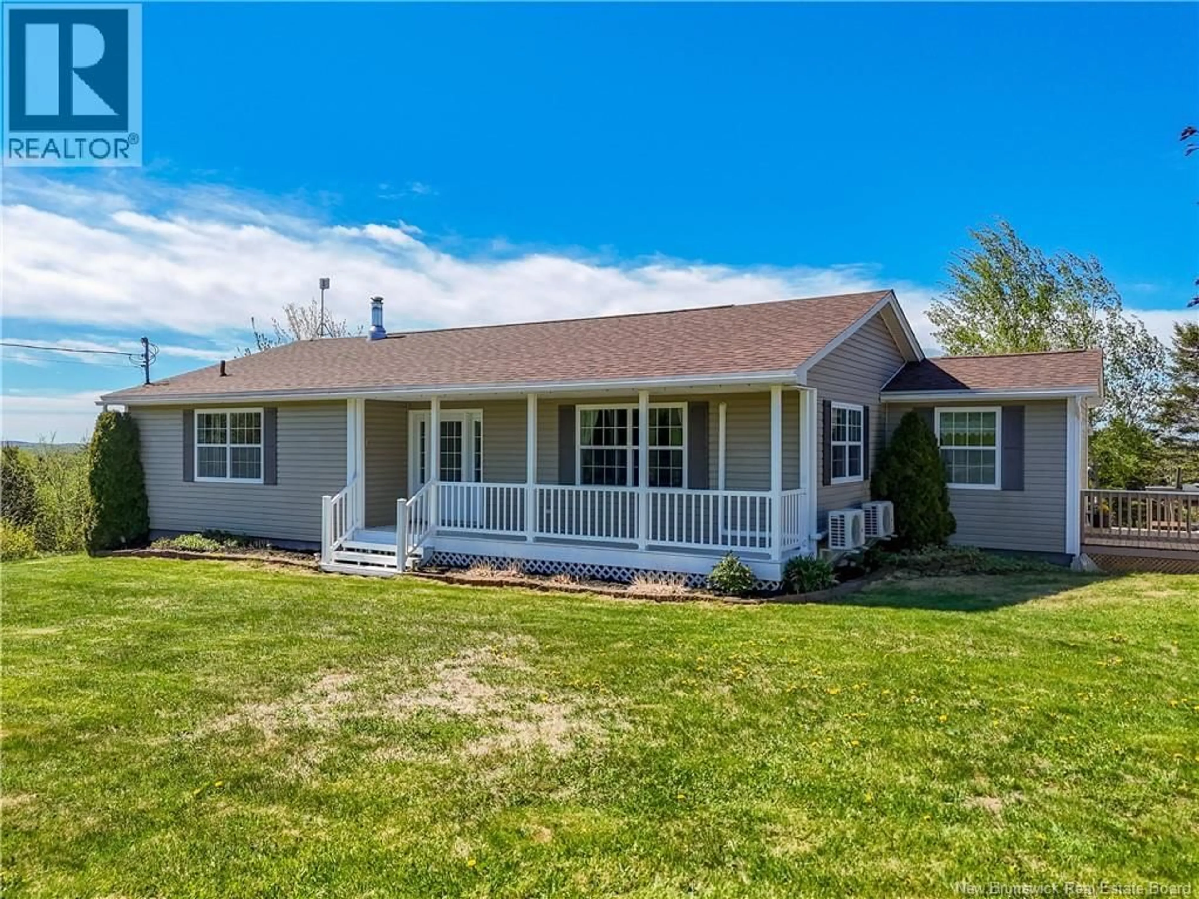 Home with vinyl exterior material, unknown for 3205 ROUTE 104, Upper Hainesville New Brunswick E6E1J1