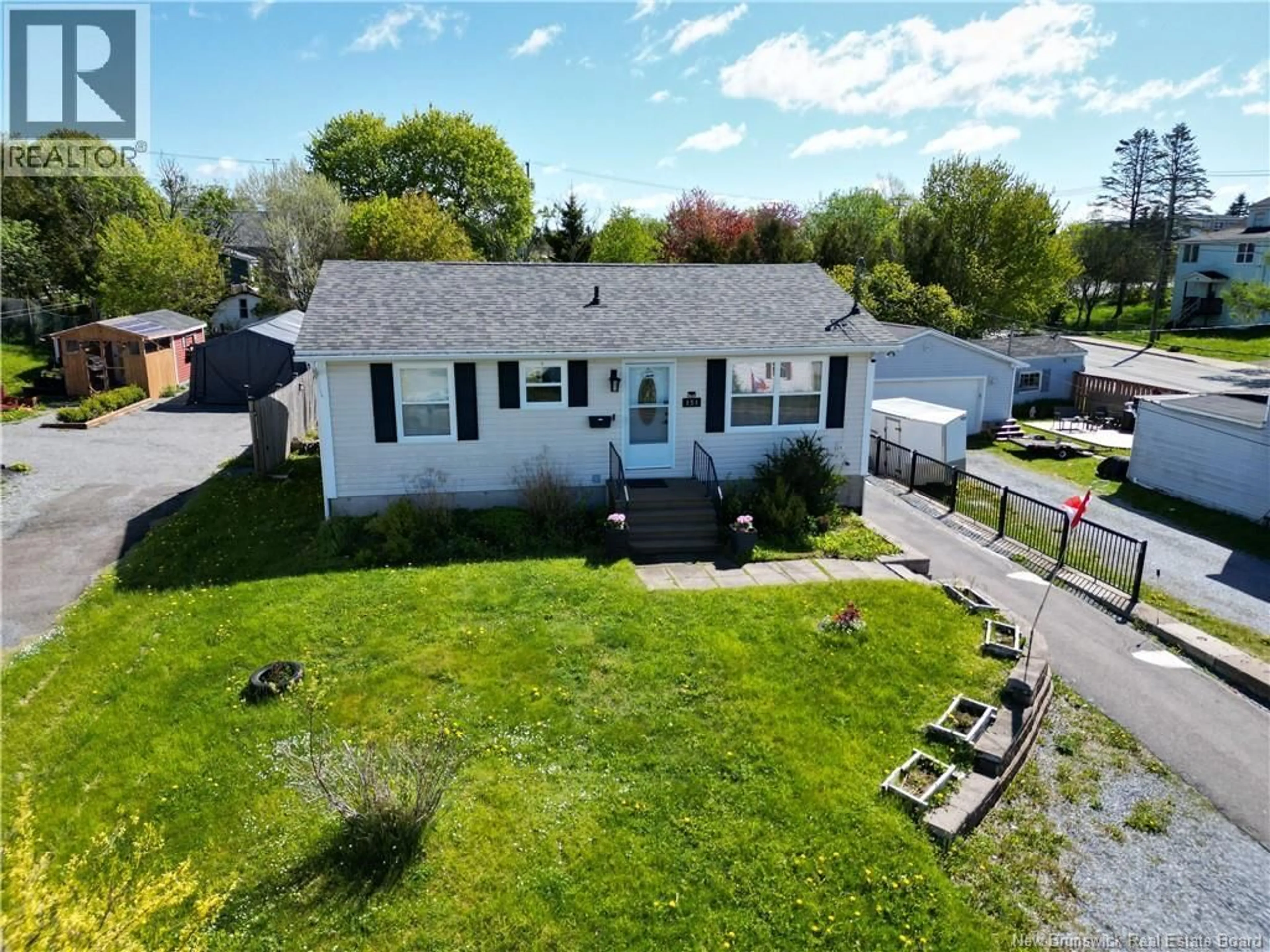 A pic from outside/outdoor area/front of a property/back of a property/a pic from drone, street for 151 BELLEVUE STREET, Saint John New Brunswick E2J1L6