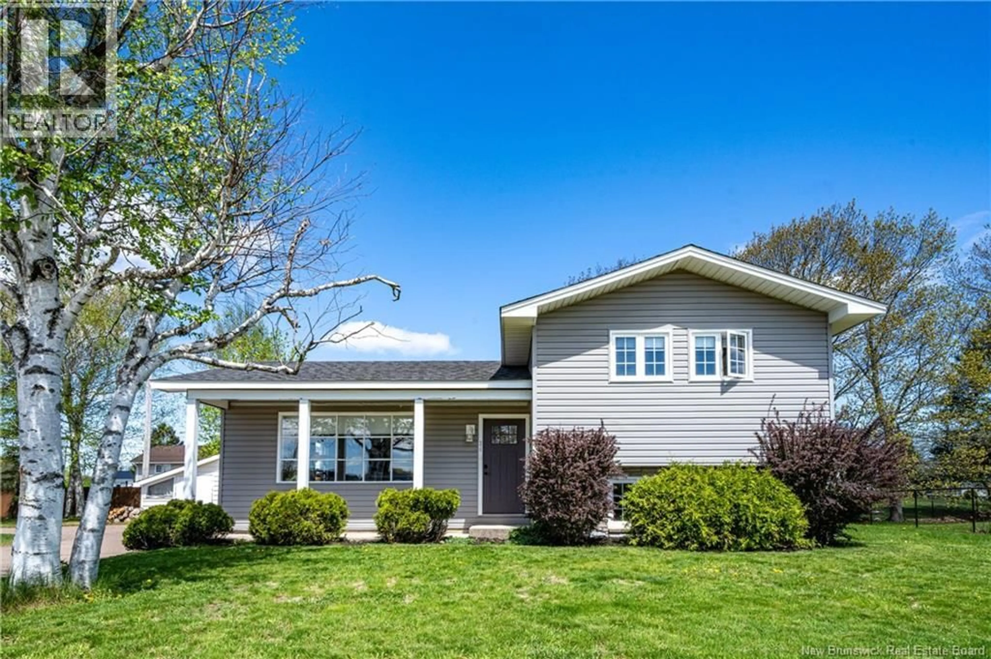 Home with vinyl exterior material, street for 26 RANKINE, Richibucto New Brunswick E4W4G7