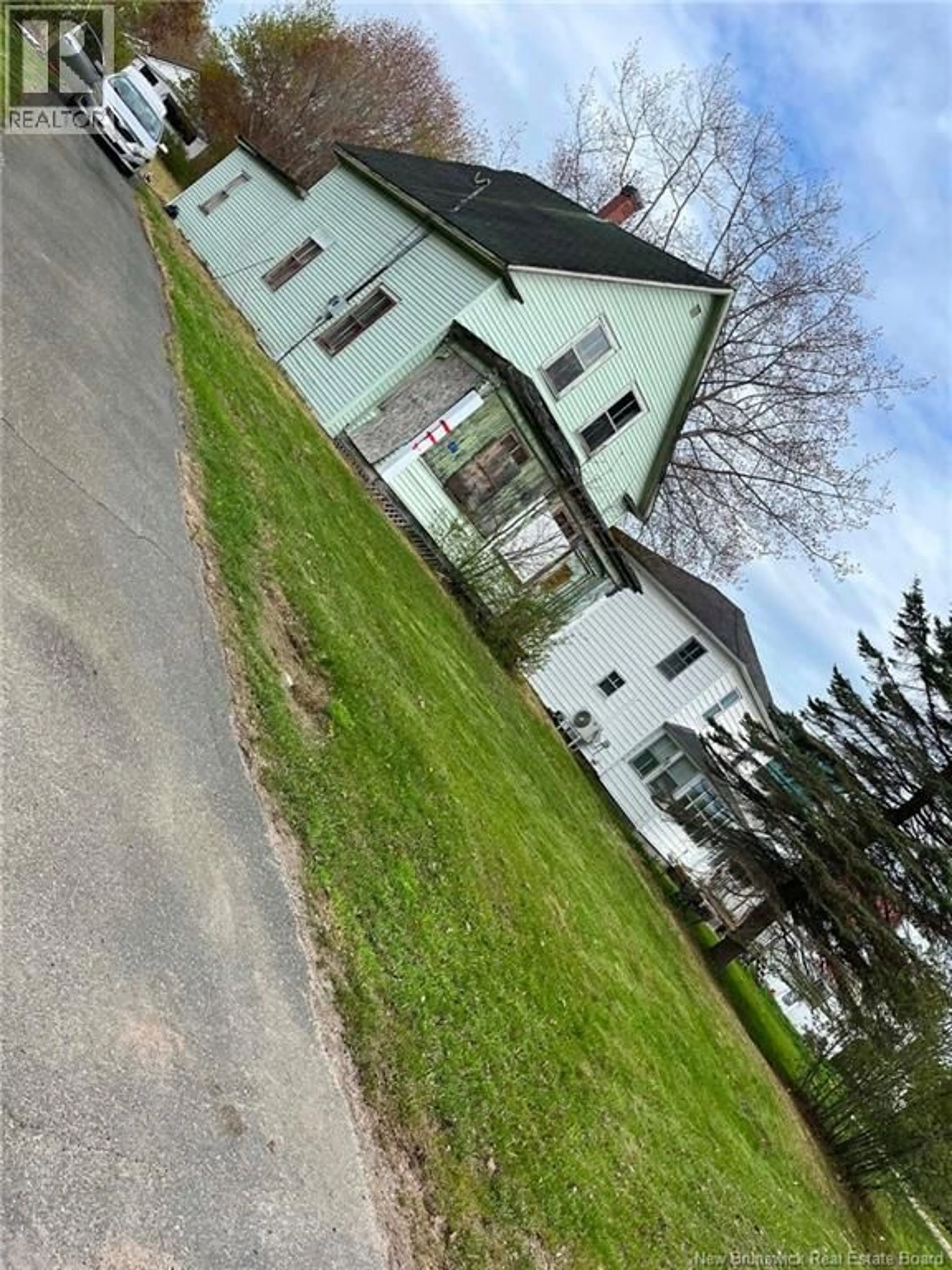 A pic from outside/outdoor area/front of a property/back of a property/a pic from drone, street for 47 HIGHLAND AVENUE, McAdam New Brunswick E6J1H7