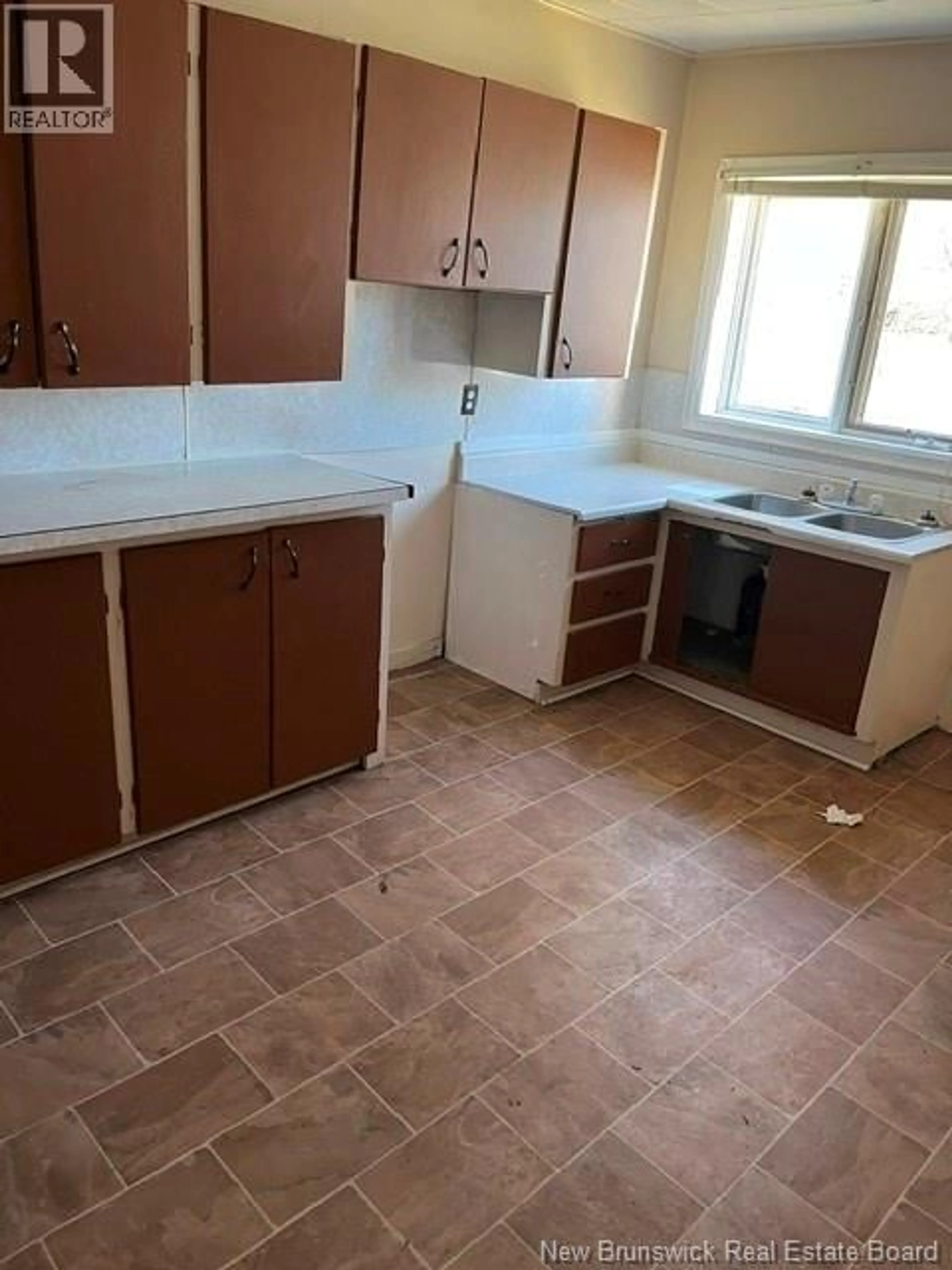 Standard kitchen, ceramic/tile floor for 62 DUNCAN STREET, Campbellton New Brunswick E3N2K9