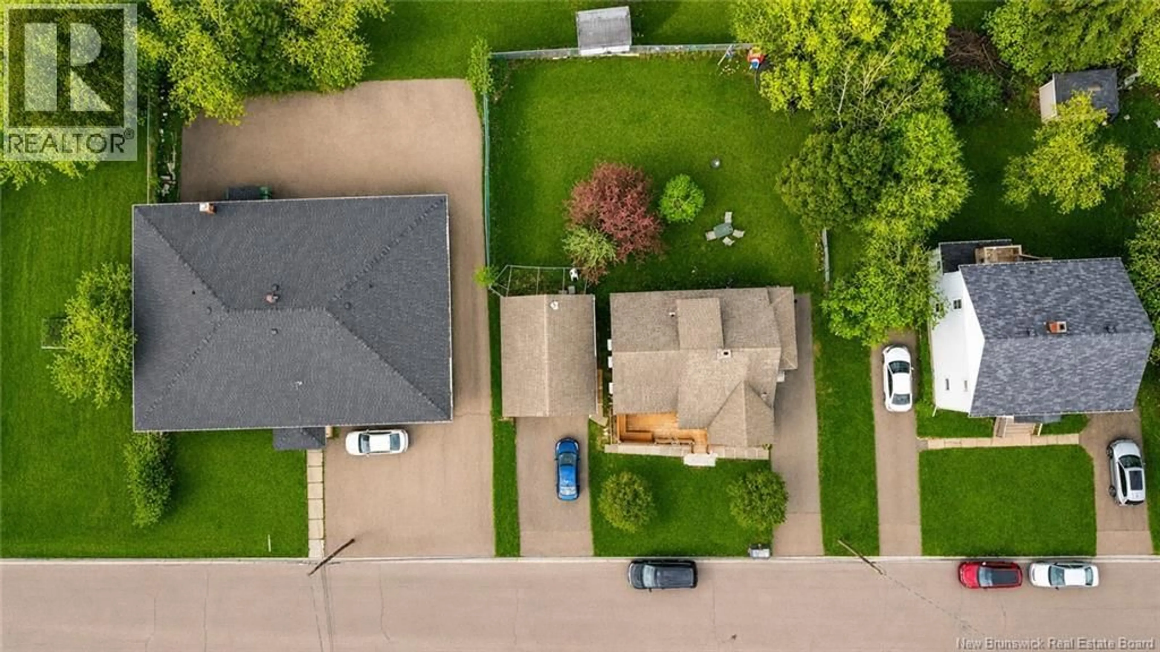 A pic from outside/outdoor area/front of a property/back of a property/a pic from drone, street for 39 EDMOND STREET, Moncton New Brunswick E1A3K5