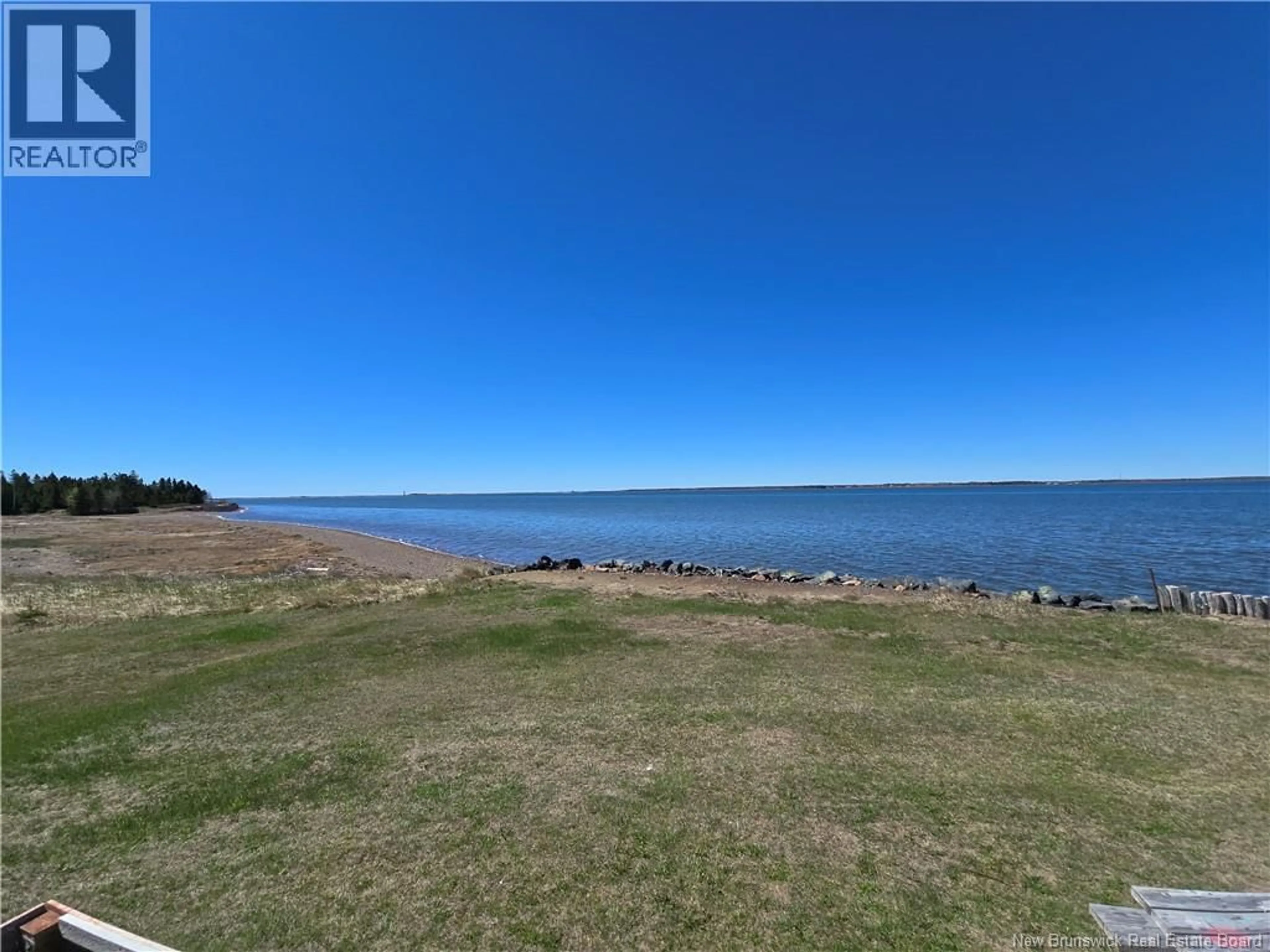 A pic from outside/outdoor area/front of a property/back of a property/a pic from drone, water/lake/river/ocean view for 87 ALLÉE ALBERT, Chiasson Office New Brunswick E8S0C1