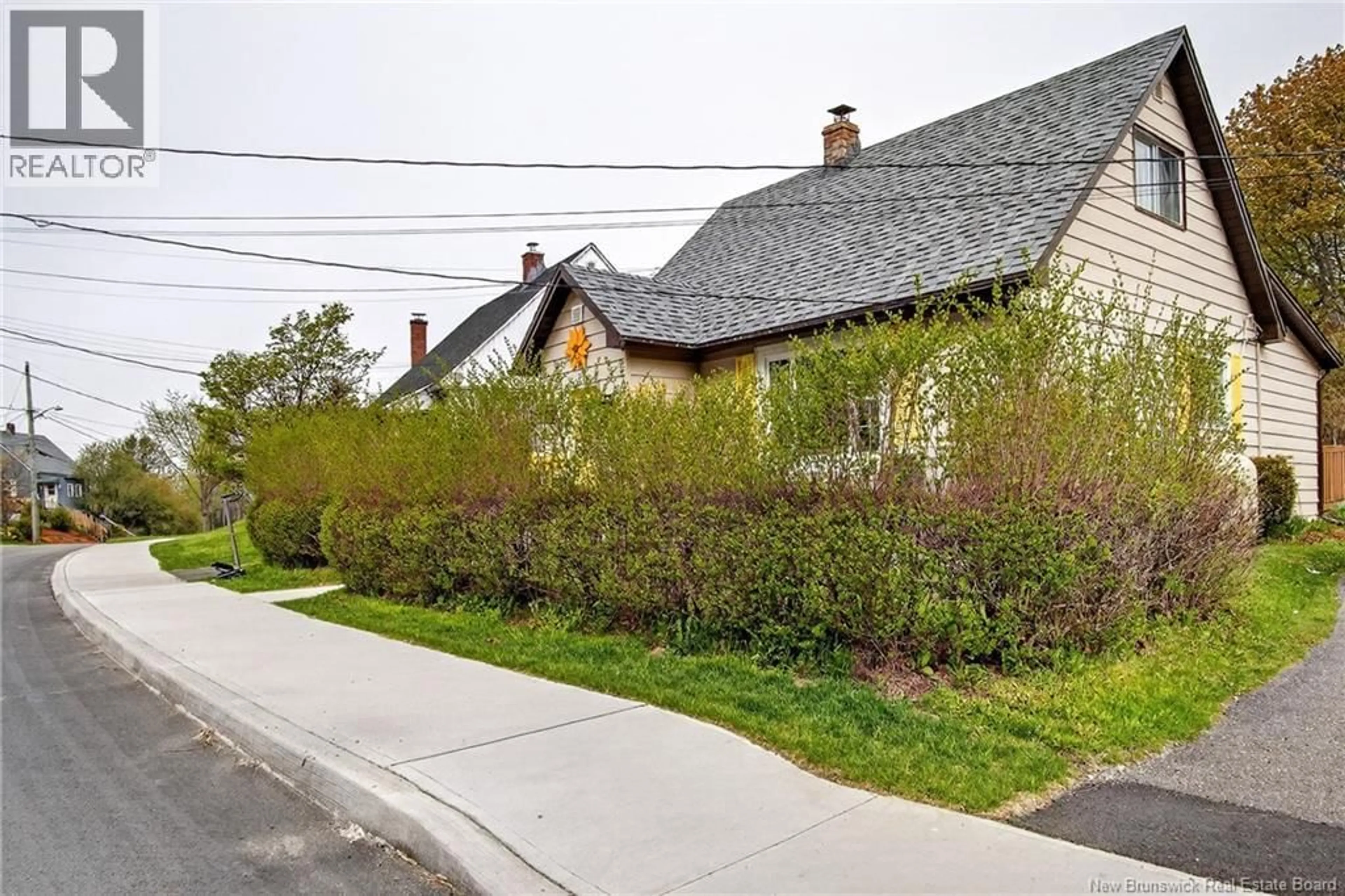 Unknown for 32 MONTGOMERY CRESCENT, Saint John New Brunswick E2K2S9