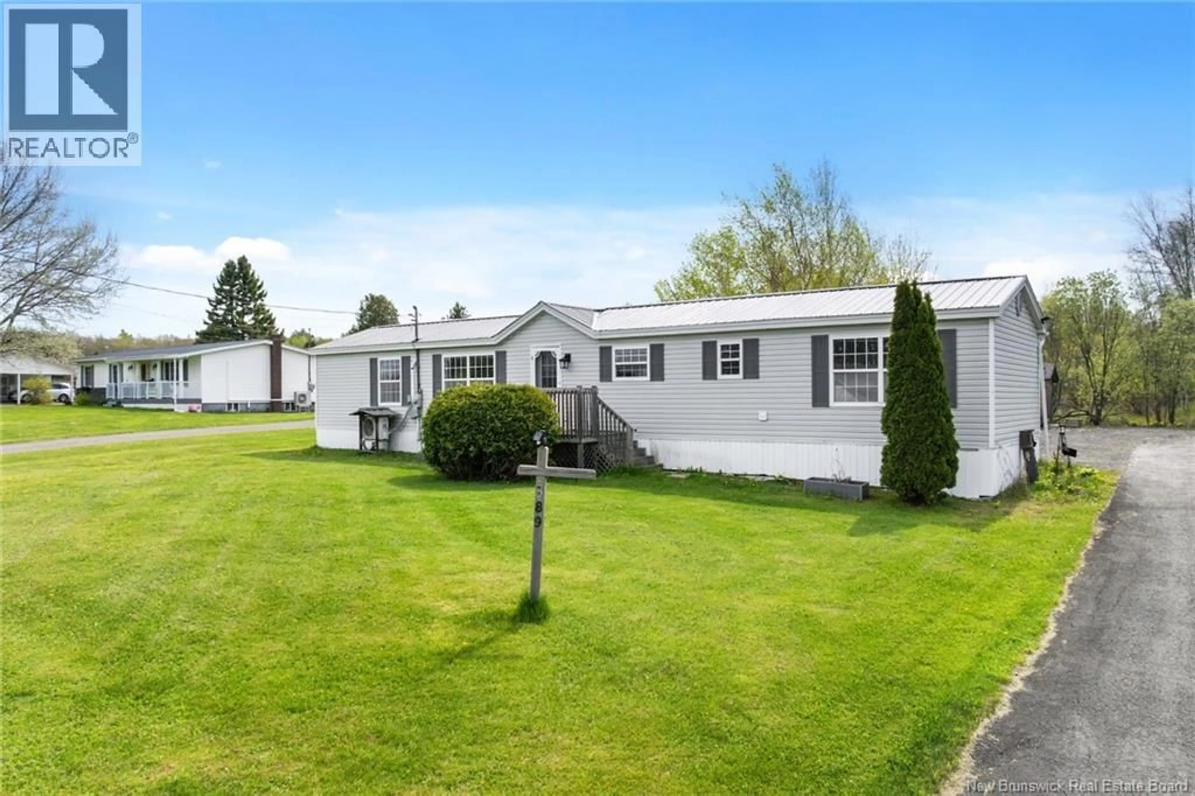 Home with vinyl exterior material, unknown for 589 MAIN ST, Chipman New Brunswick E4A2J1