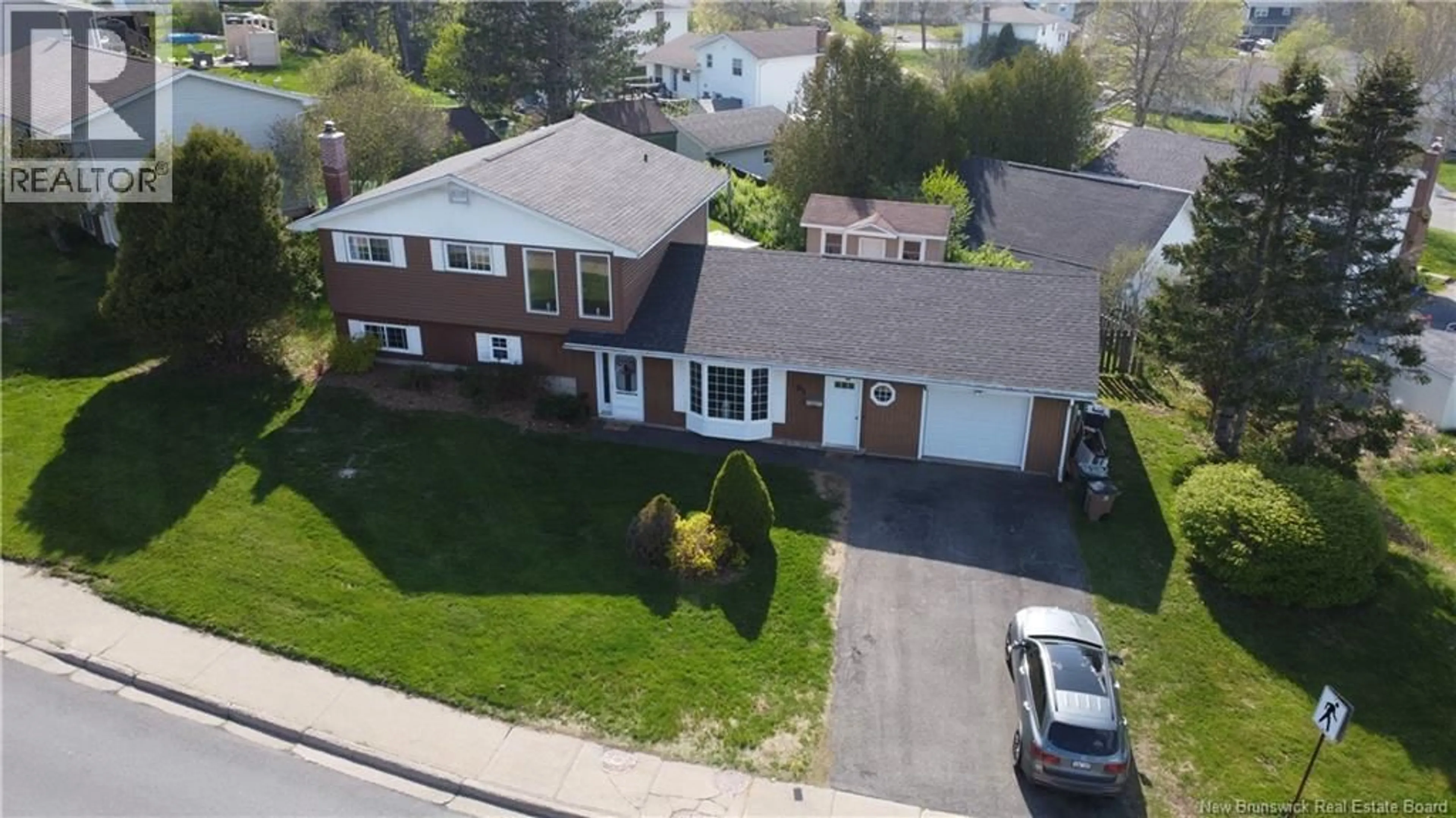 A pic from outside/outdoor area/front of a property/back of a property/a pic from drone, street for 91 WESTGATE DRIVE, Saint John New Brunswick E2M5C7