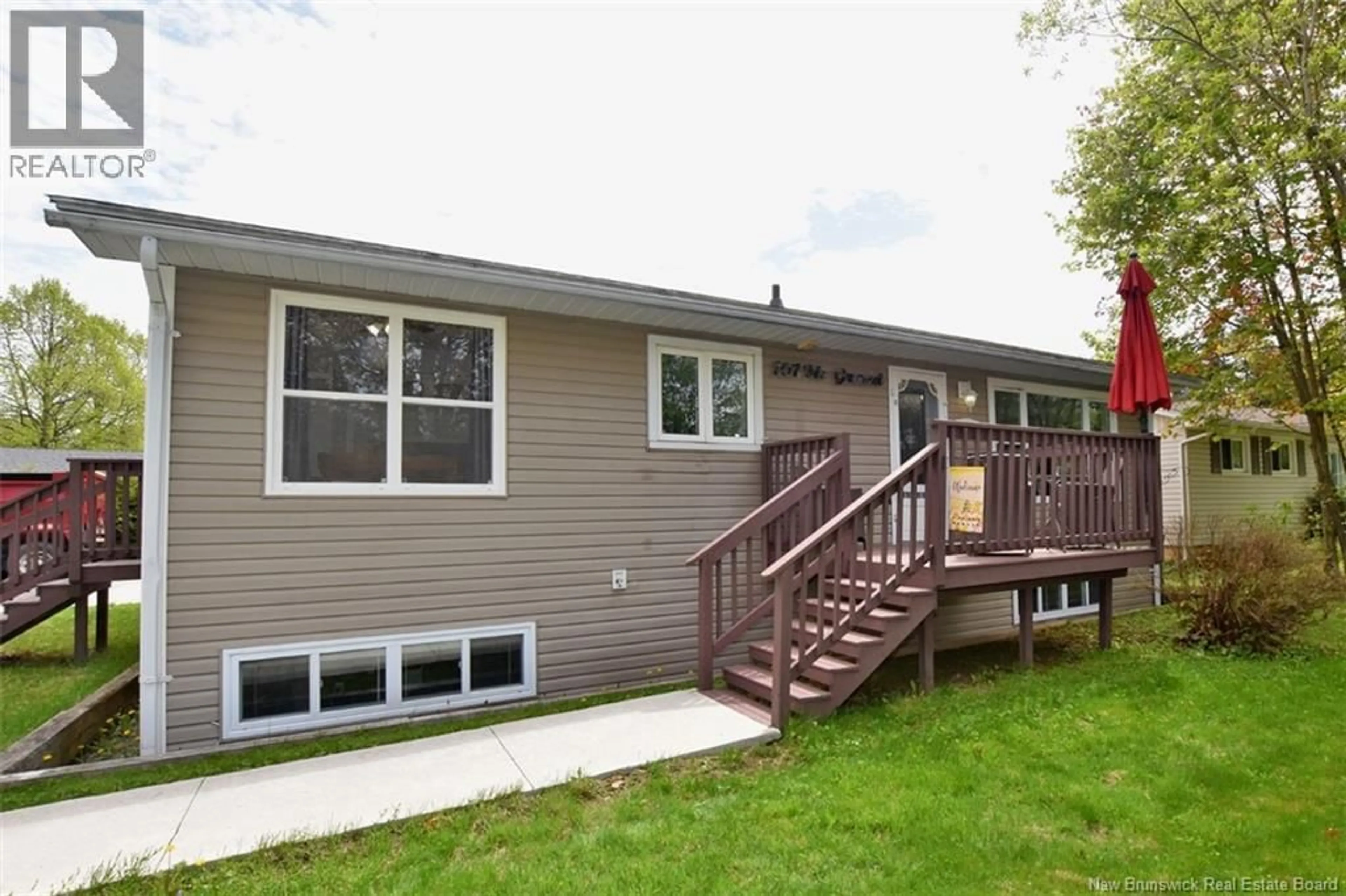 Home with vinyl exterior material, unknown for 101 MCGRAND COURT, Fredericton New Brunswick E3A1H7