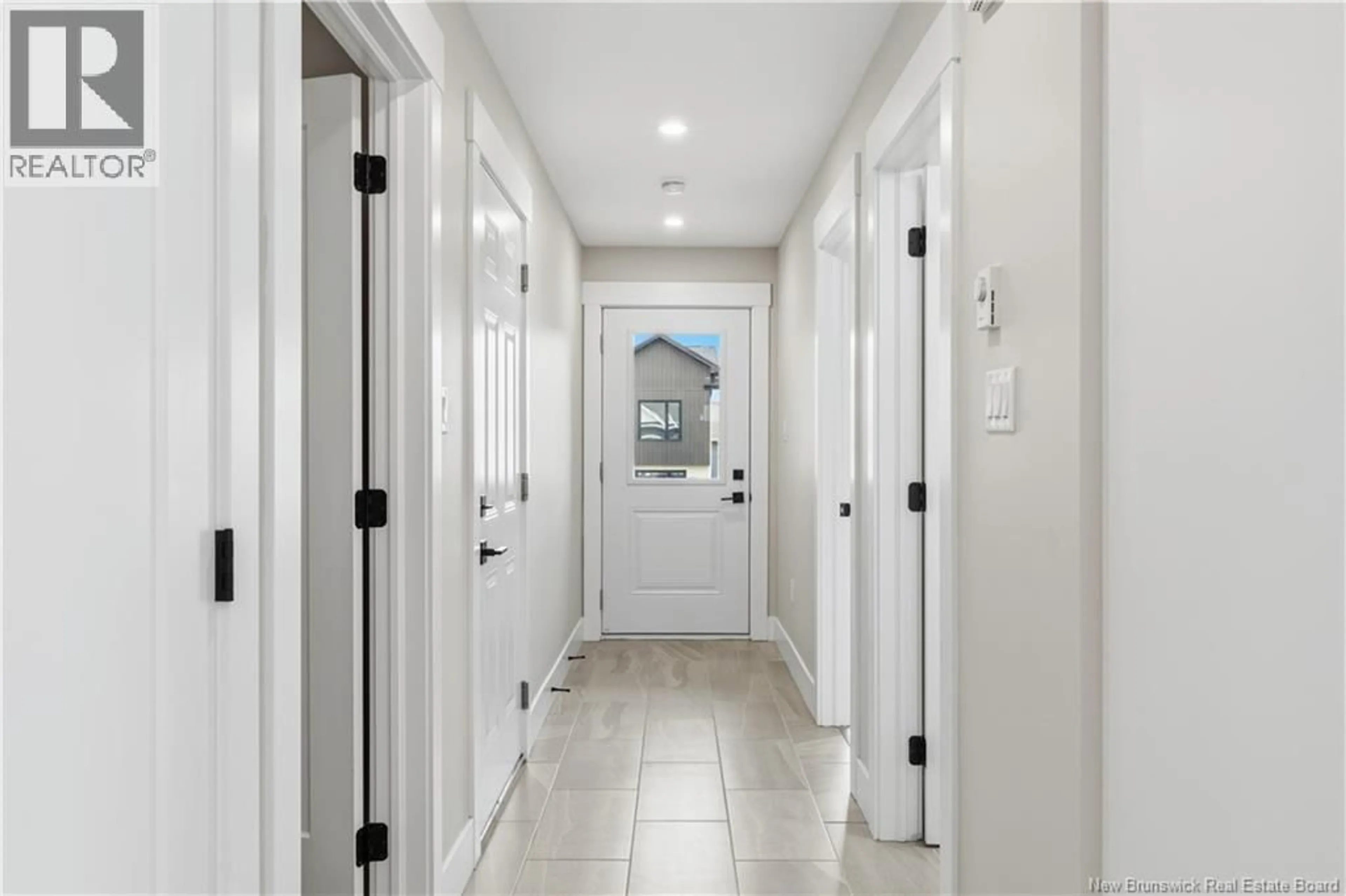 Indoor entryway for 28 VIOLET STREET, Shediac New Brunswick E4P0Z8