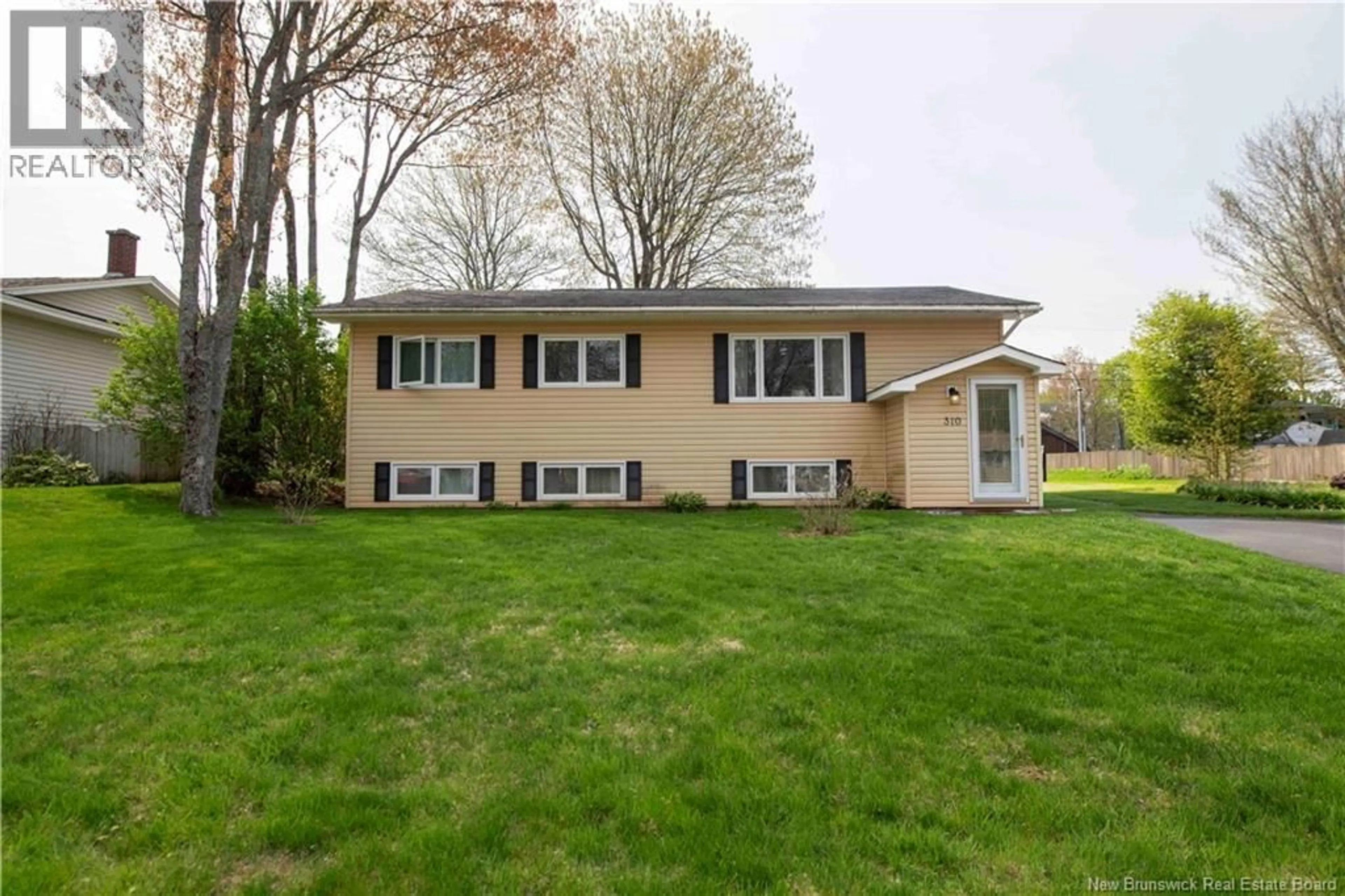 Home with vinyl exterior material, street for 310 BEVERLY CRESCENT, Riverview New Brunswick E1B3B6