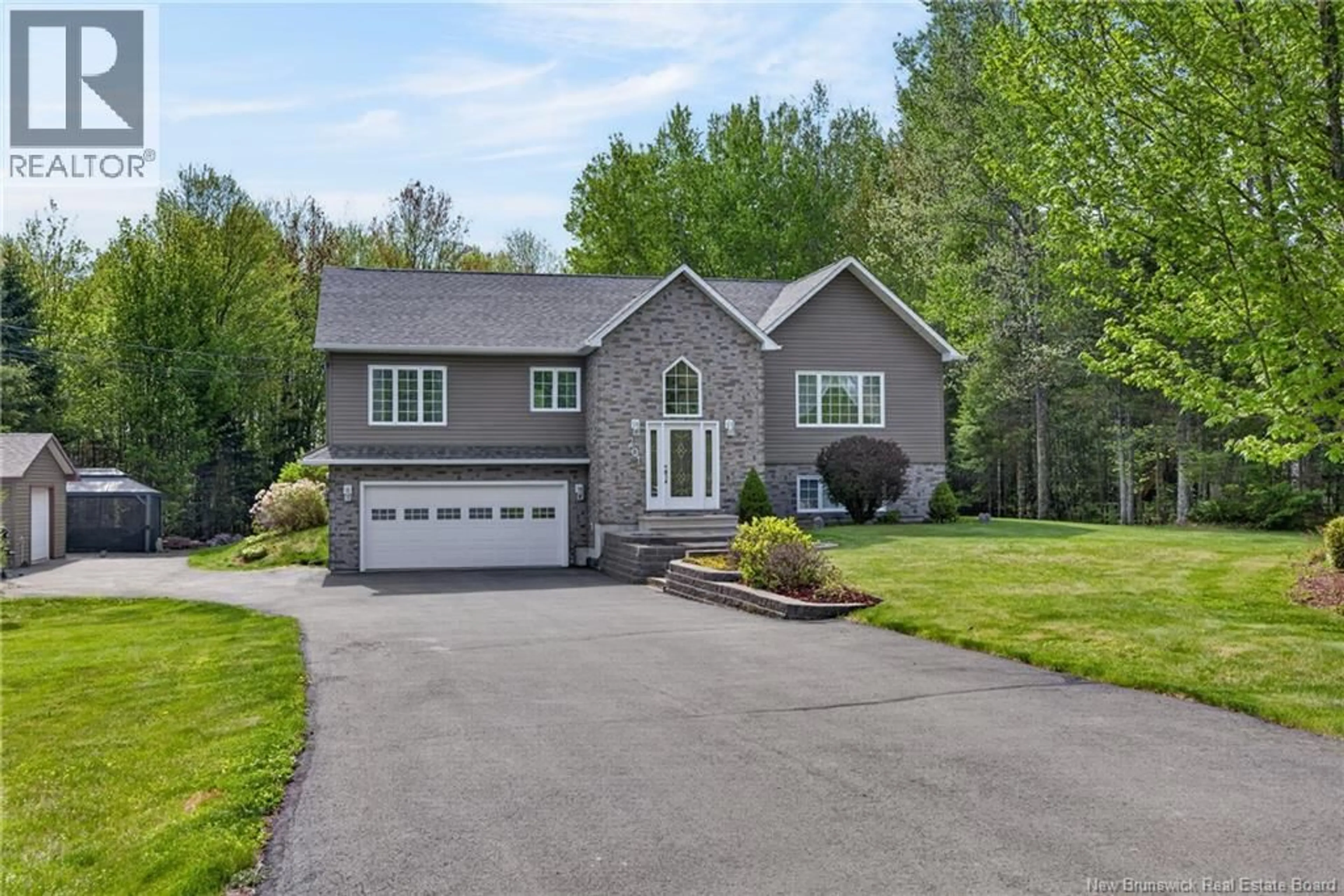 Home with vinyl exterior material, street for 201 GARDEN GROVE STREET, Lincoln New Brunswick E3B7G8